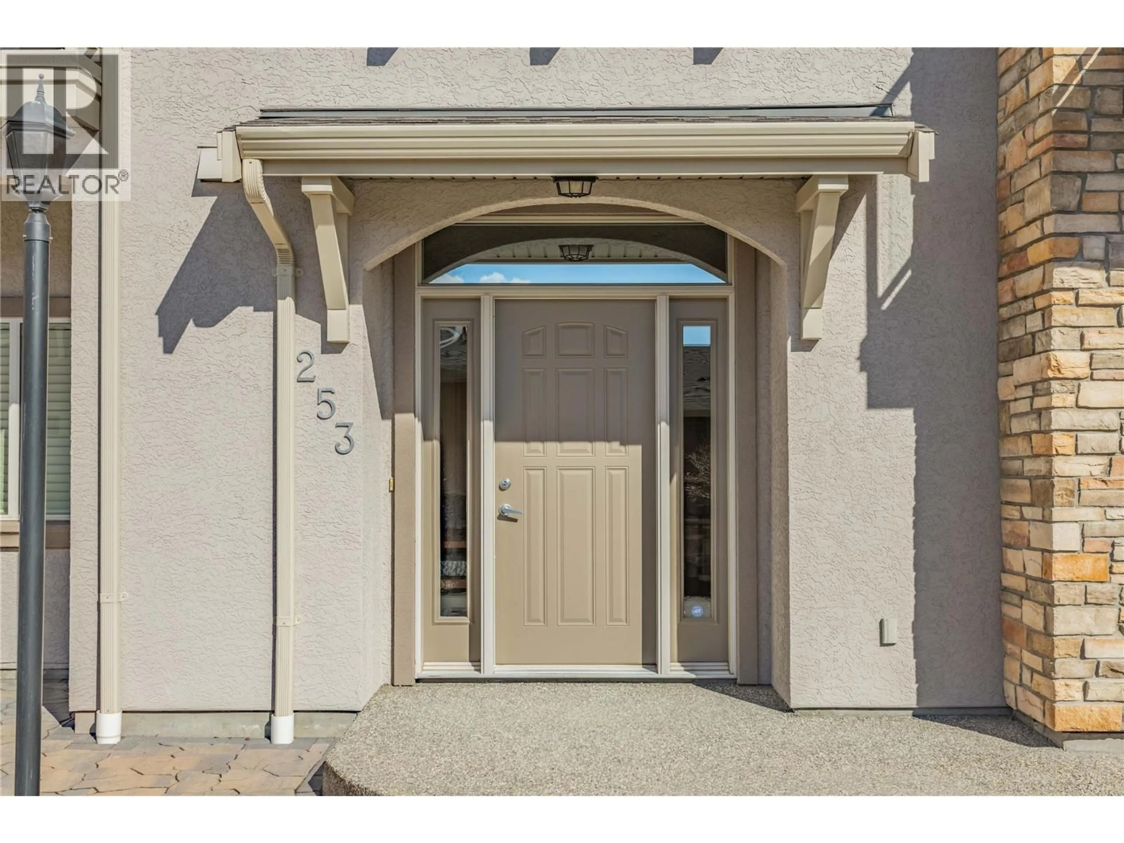 Indoor entryway for 253 - 5165 TREPANIER BENCH ROAD, Peachland British Columbia V0H1X2