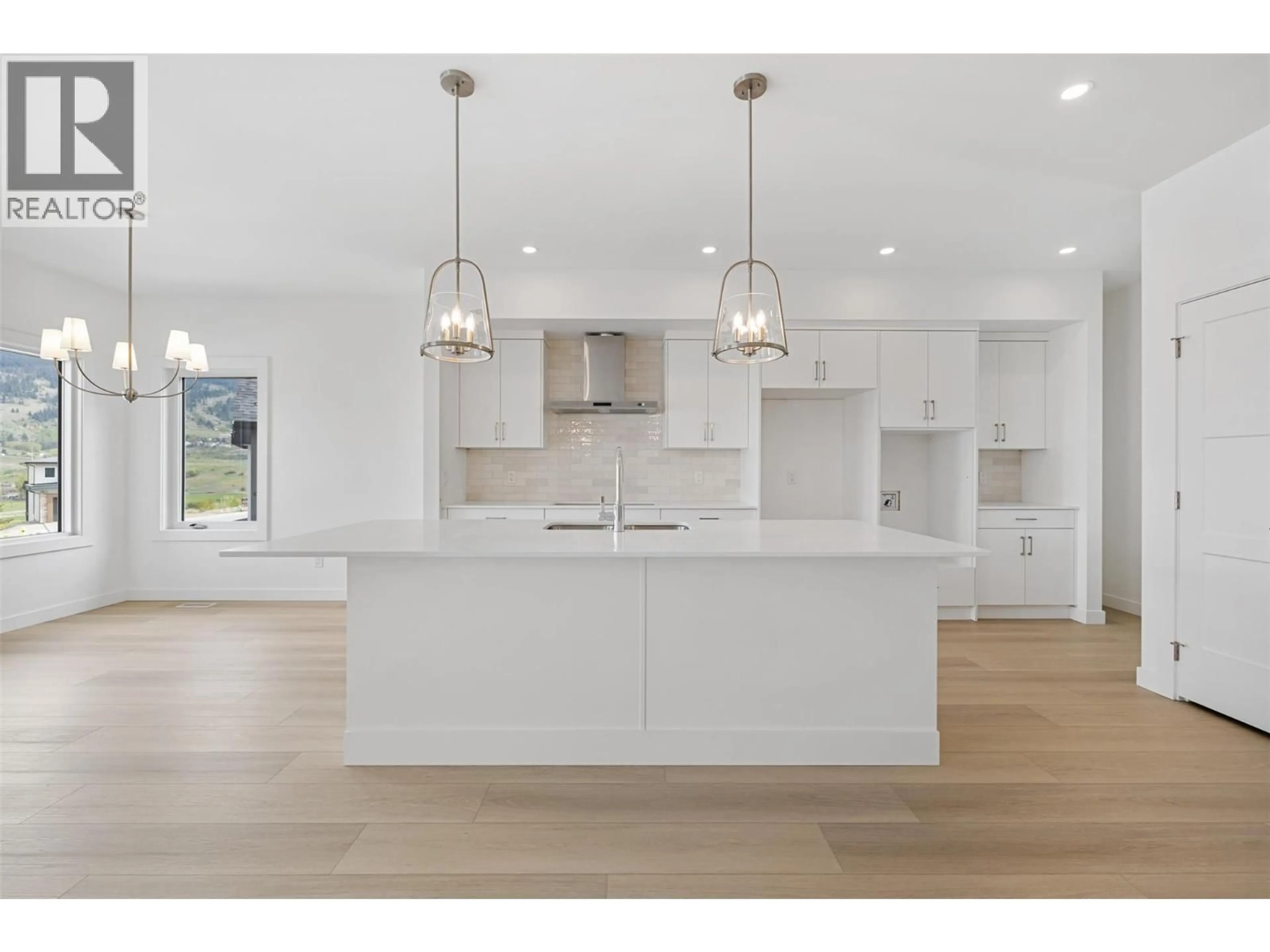 Open concept kitchen, unknown for 442 ARROWLEAF RISE, Coldstream British Columbia V1B2M4