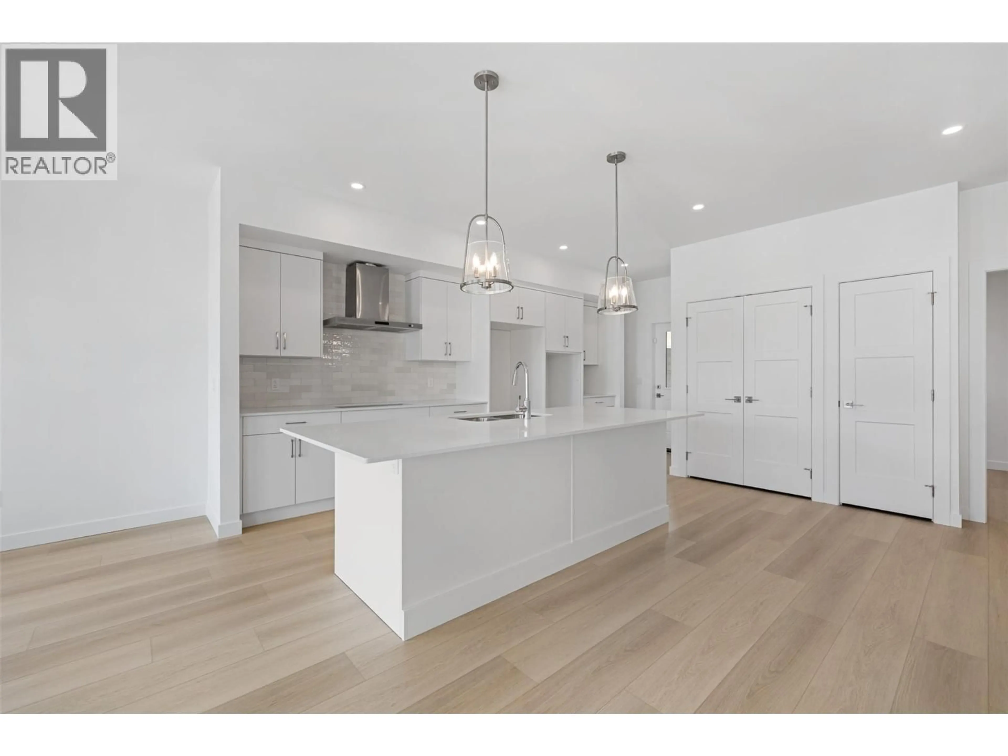 Open concept kitchen, unknown for 442 ARROWLEAF RISE, Coldstream British Columbia V1B2M4