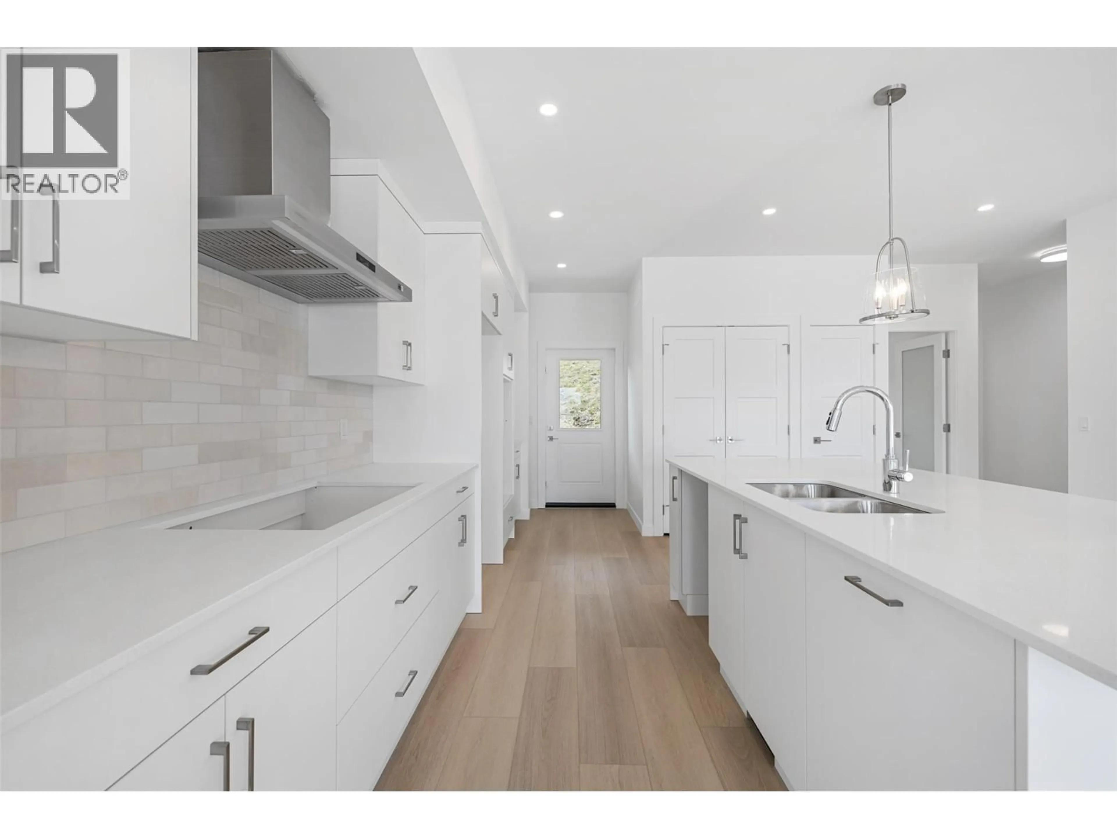 Open concept kitchen, unknown for 442 ARROWLEAF RISE, Coldstream British Columbia V1B2M4