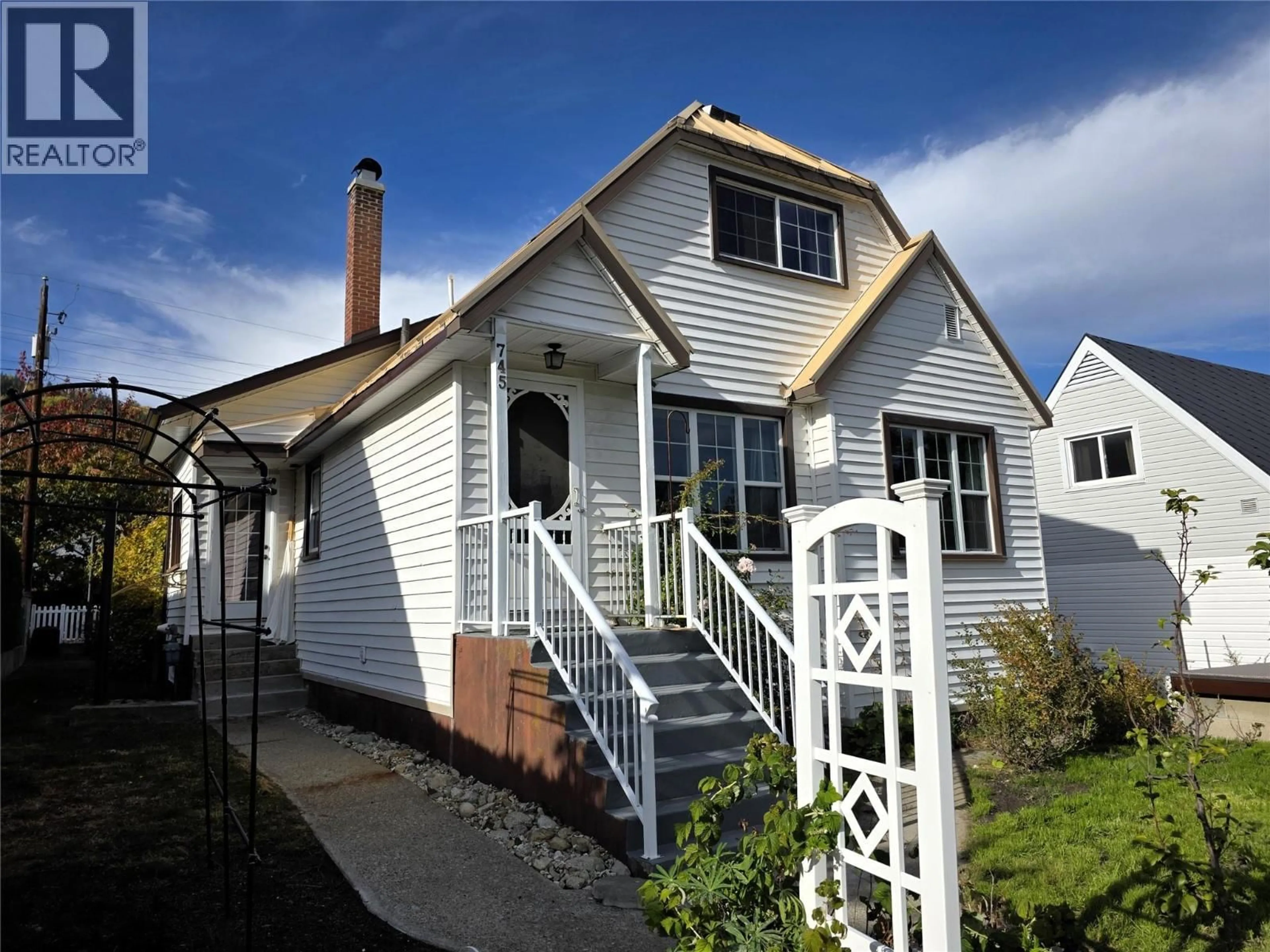 Home with vinyl exterior material, street for 745 KIPLING STREET, Warfield British Columbia V1R2A3