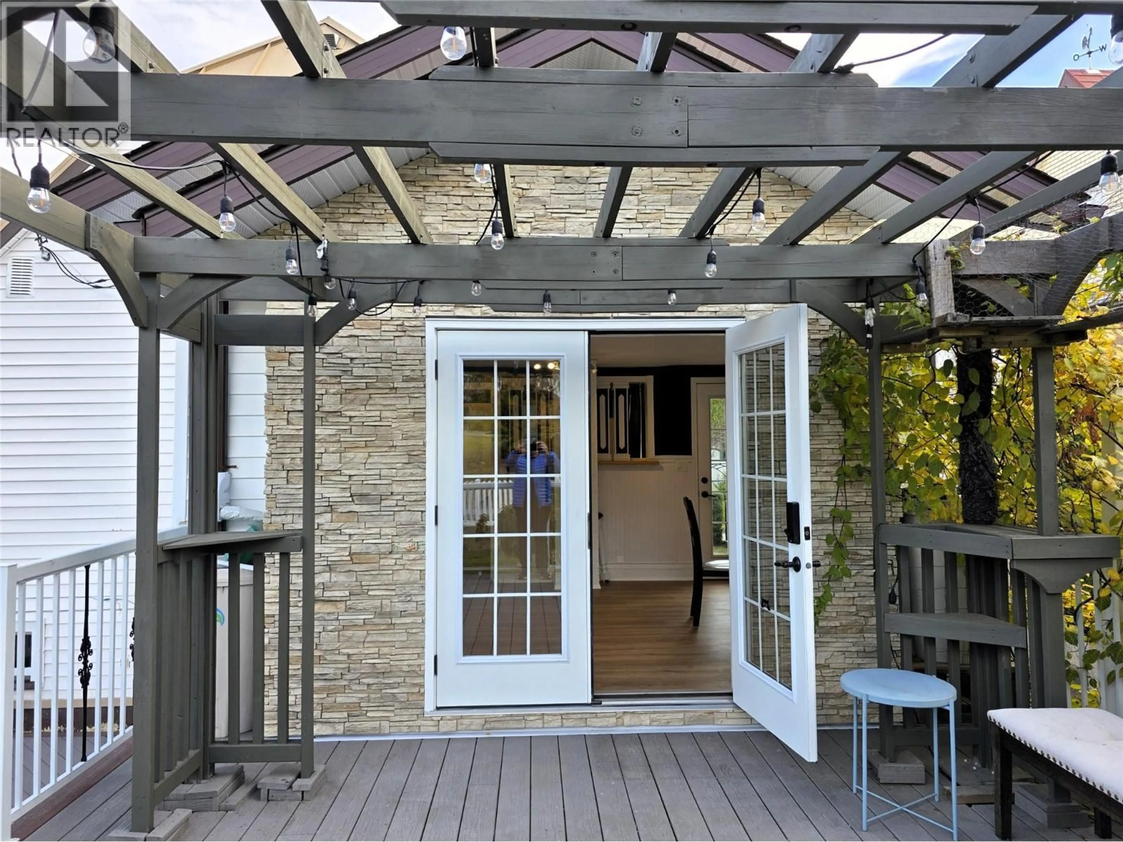 Patio, street for 745 KIPLING STREET, Warfield British Columbia V1R2A3