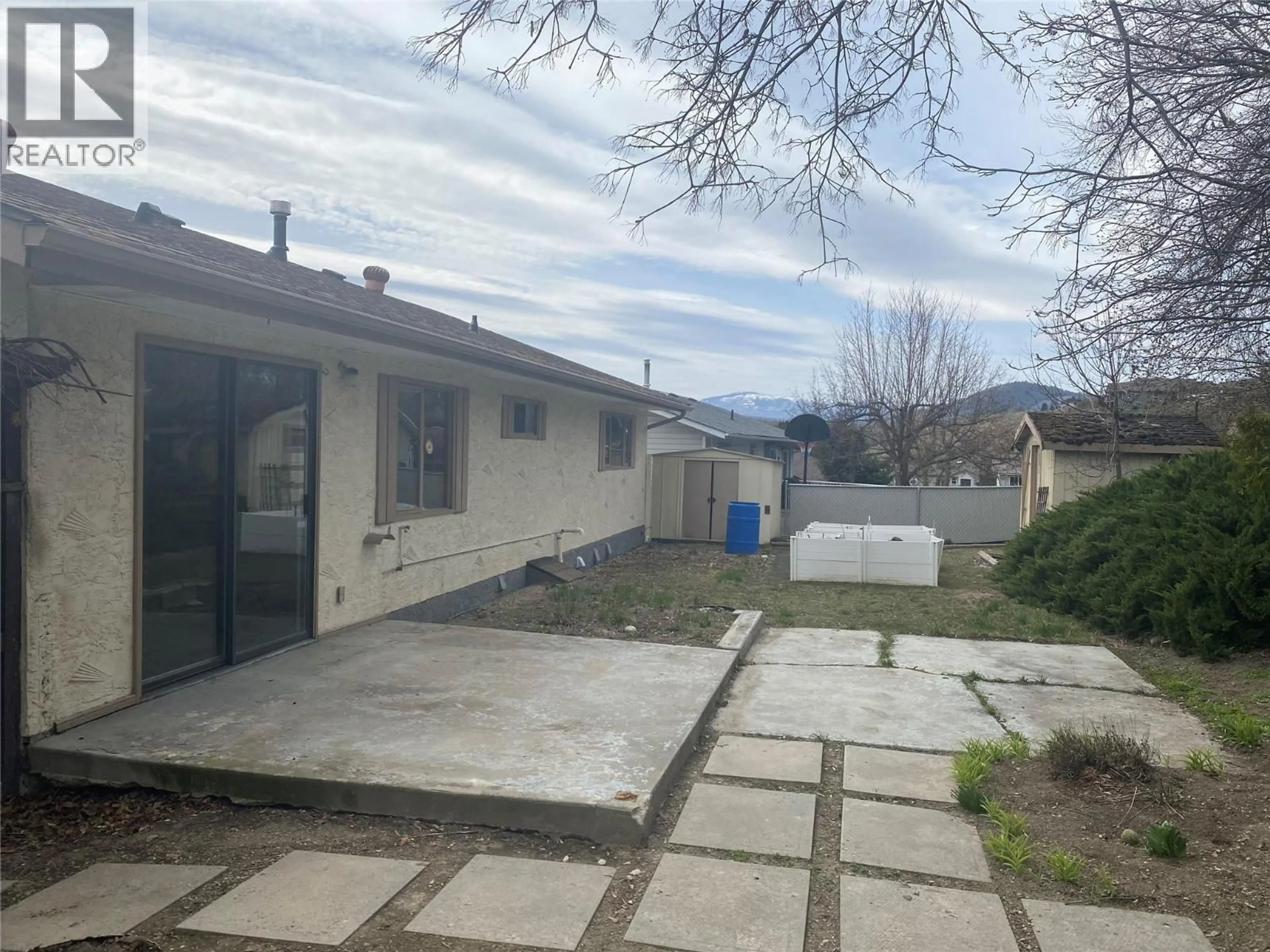 A pic from outside/outdoor area/front of a property/back of a property/a pic from drone, street for 2900 PROSPECT DRIVE, Vernon British Columbia V1T8E4