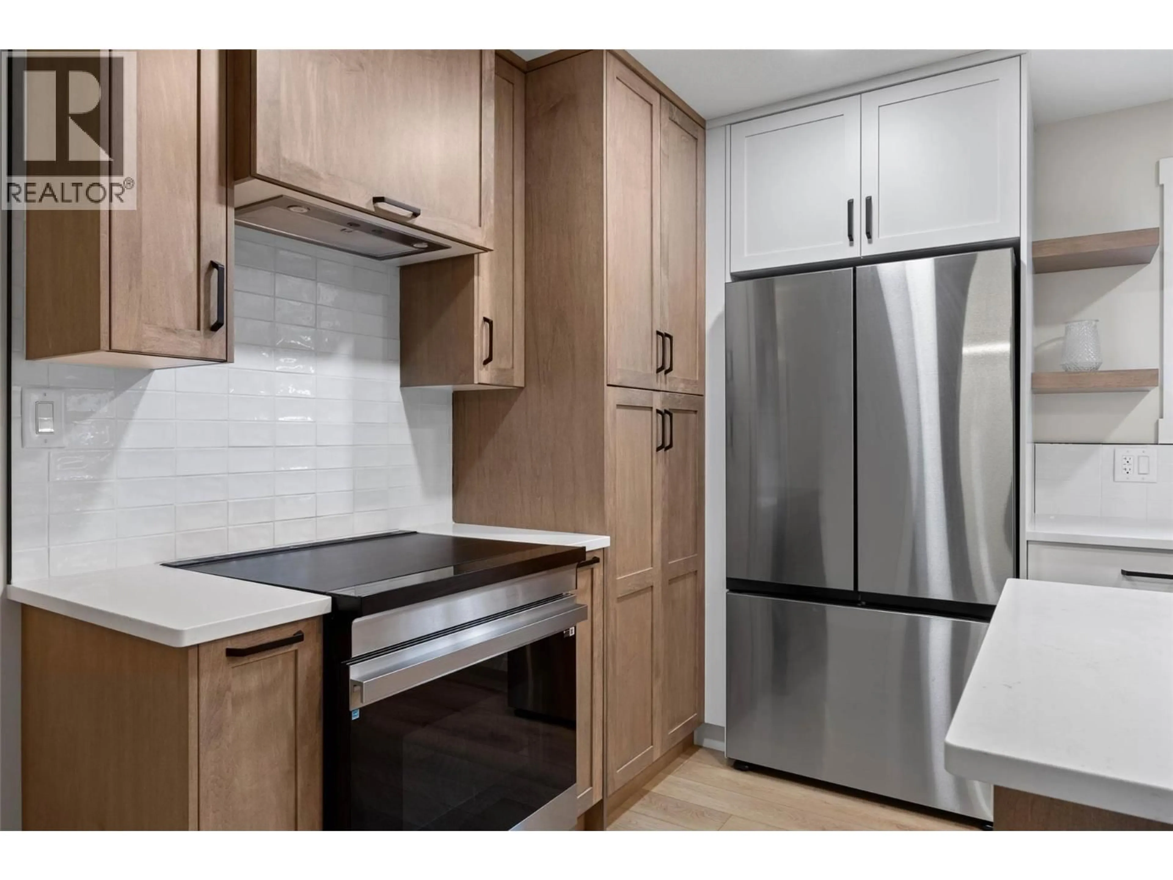 Standard kitchen, unknown for 439 ORIOLE WAY, Barriere British Columbia V0E1E0