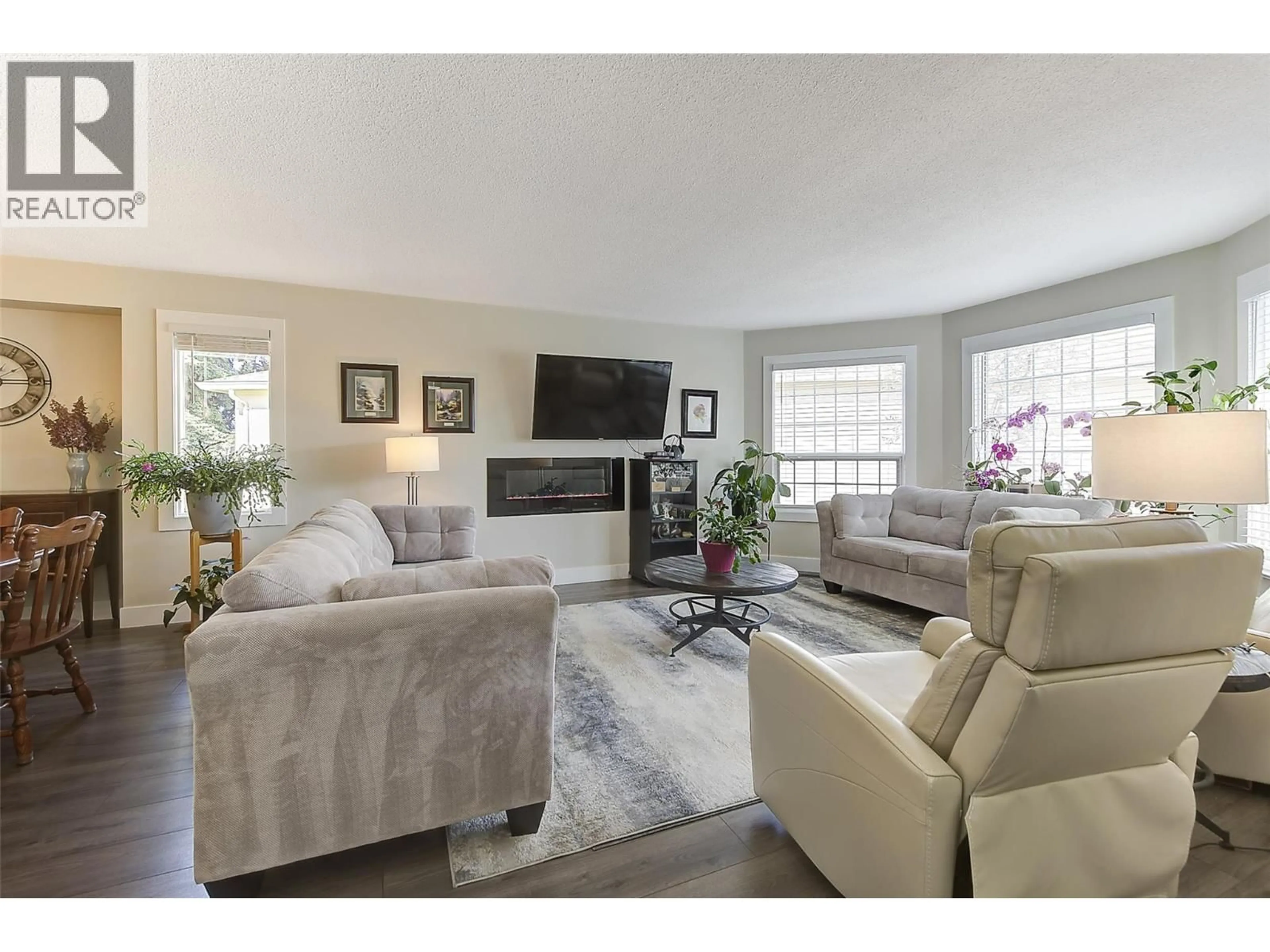 Living room with furniture, unknown for 14 - 1201 CAMERON AVENUE, Kelowna British Columbia V1W3R7