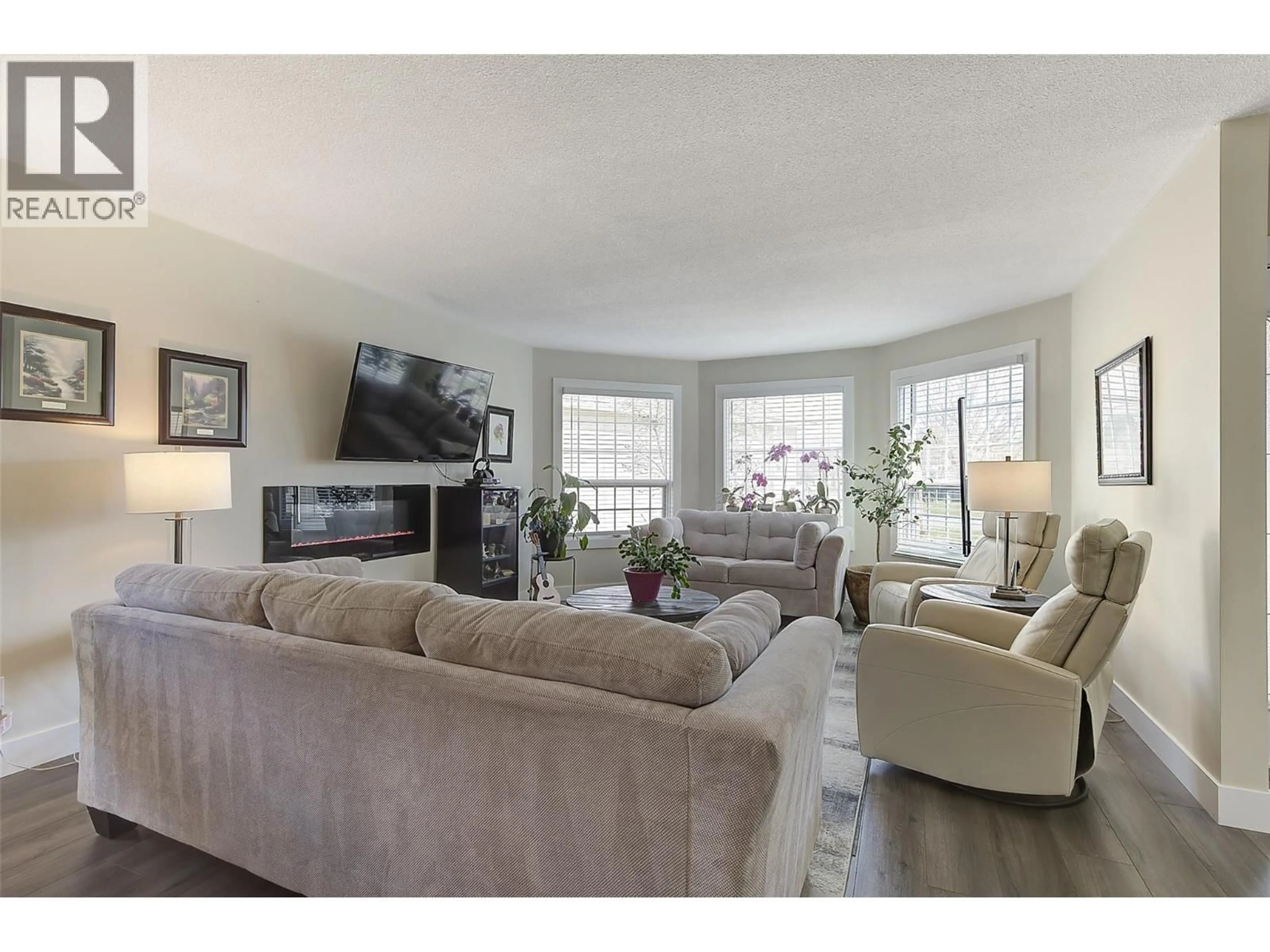 Living room with furniture, unknown for 14 - 1201 CAMERON AVENUE, Kelowna British Columbia V1W3R7