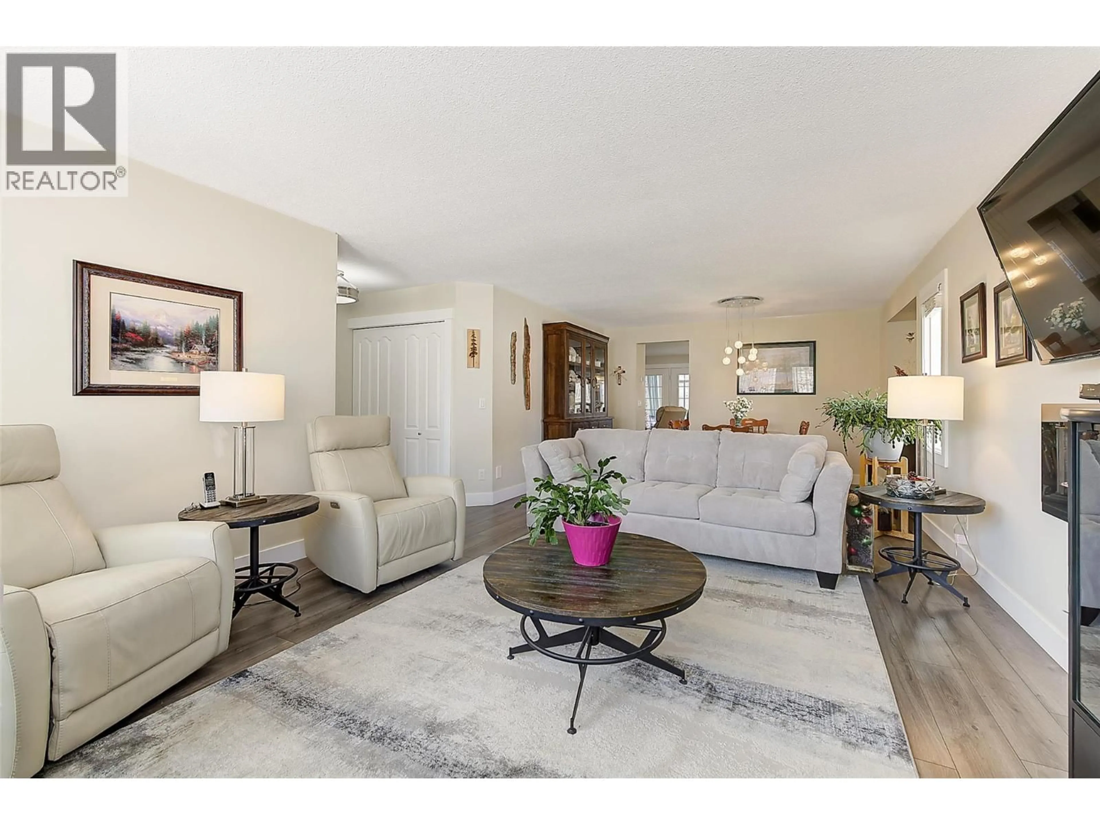 Living room with furniture, unknown for 14 - 1201 CAMERON AVENUE, Kelowna British Columbia V1W3R7