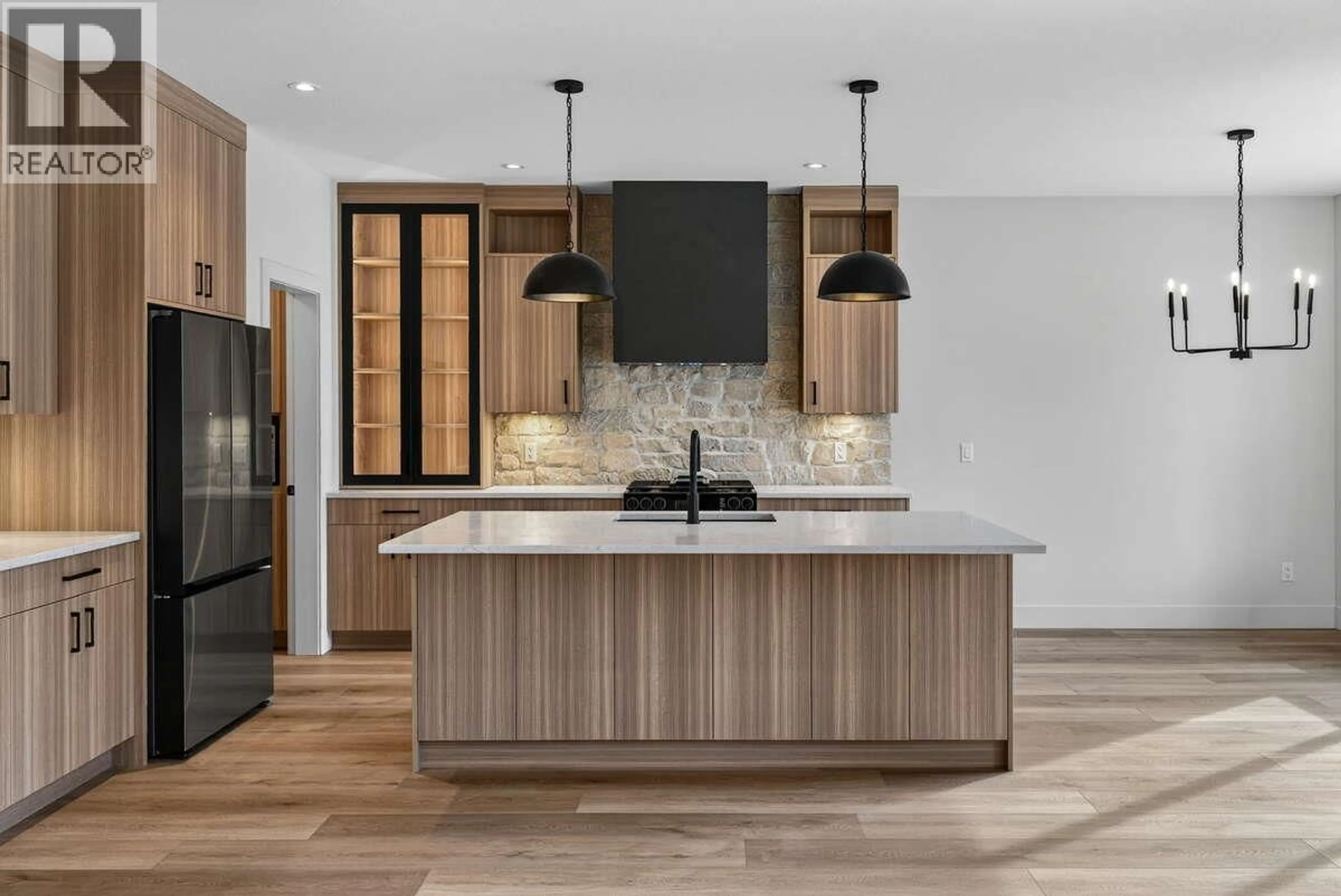 Contemporary kitchen, unknown for 2125 MONTENEGRO DRIVE, Kelowna British Columbia V1P0B2