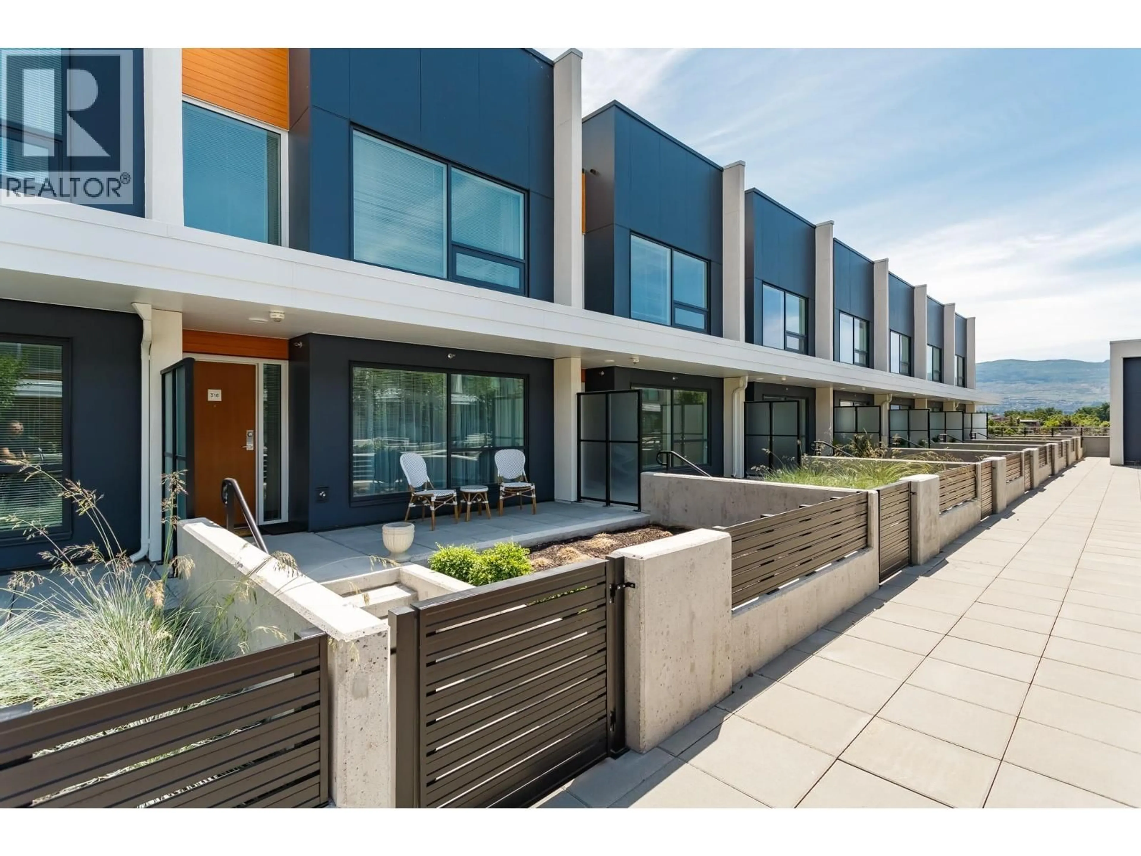 Unknown for 318 - 3030 PANDOSY STREET, Kelowna British Columbia V1Y0C4