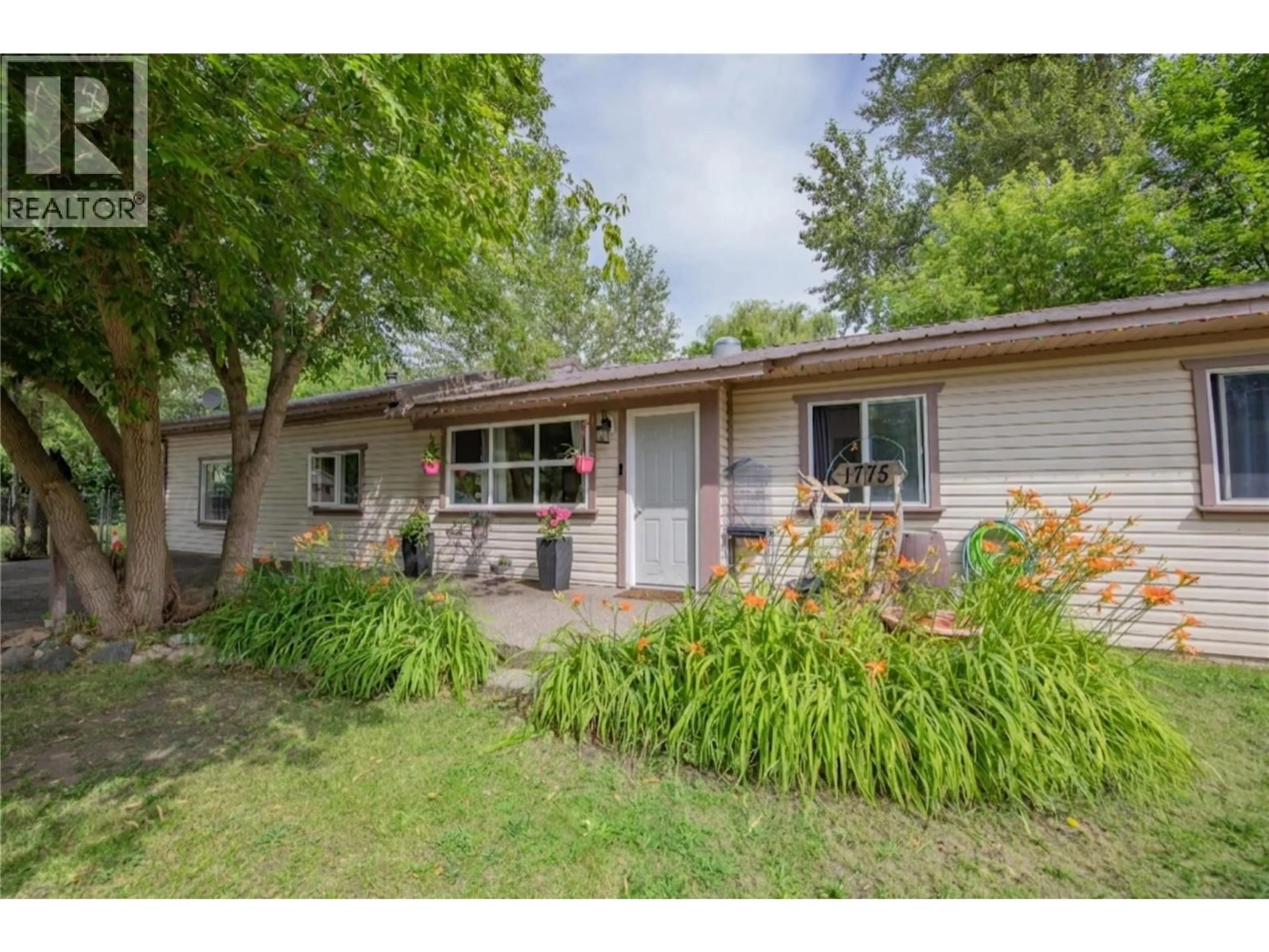 Unknown for 1775 MAPLE STREET, Lumby British Columbia V0E2G0