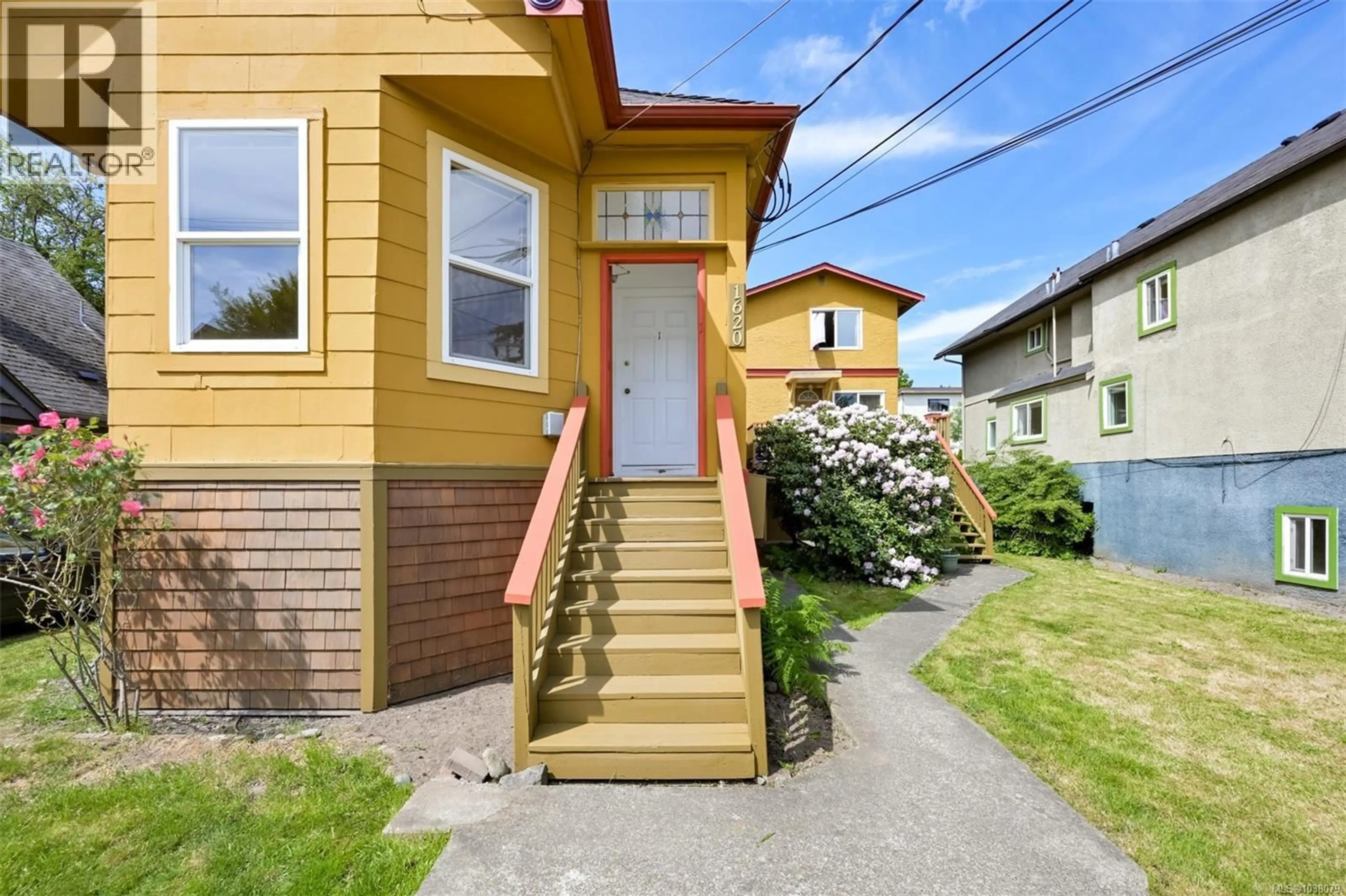 Patio, street for 1620 CAMOSUN STREET, Victoria British Columbia V8T3E6