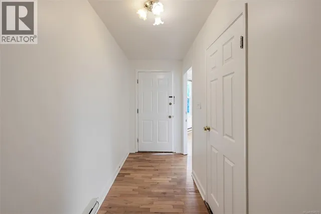 1620 CAMOSUN STREET, Victoria 5