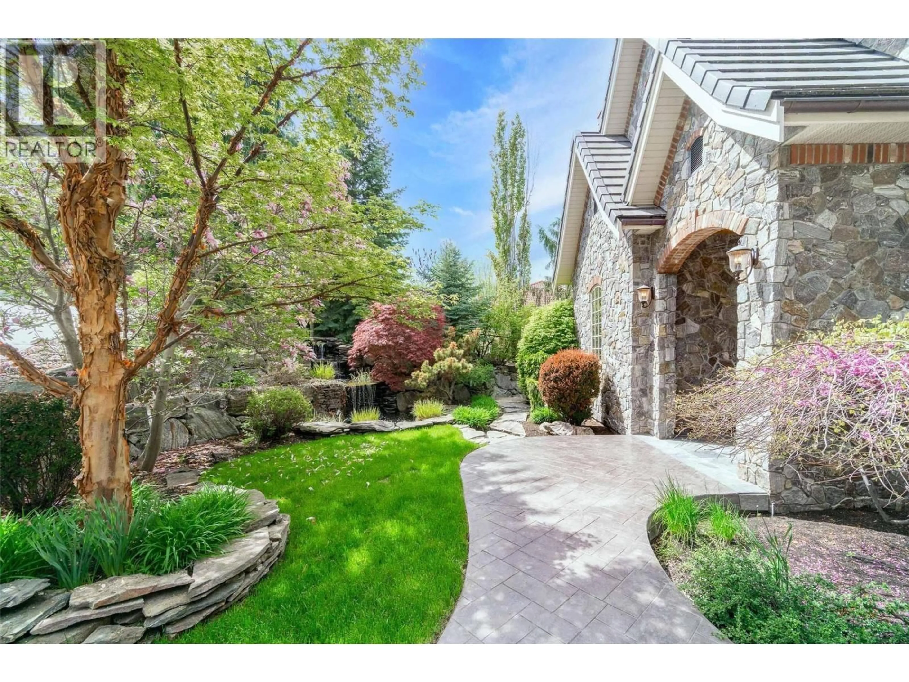 Patio, street for 225 SWICK ROAD, Kelowna British Columbia V1W4J5