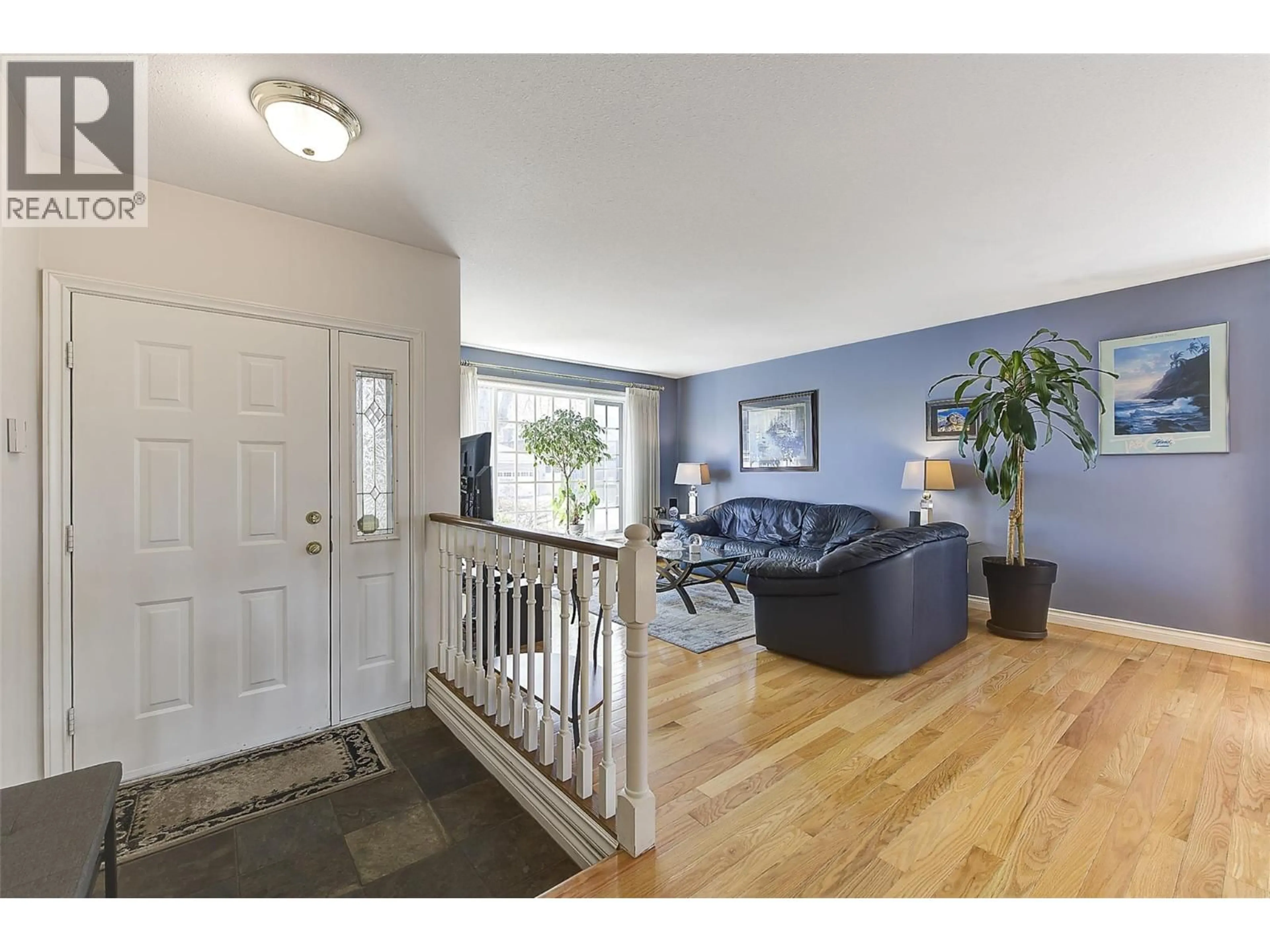 Indoor entryway for 889 MISSION SPRINGS CRESCENT, Kelowna British Columbia V1W3L9