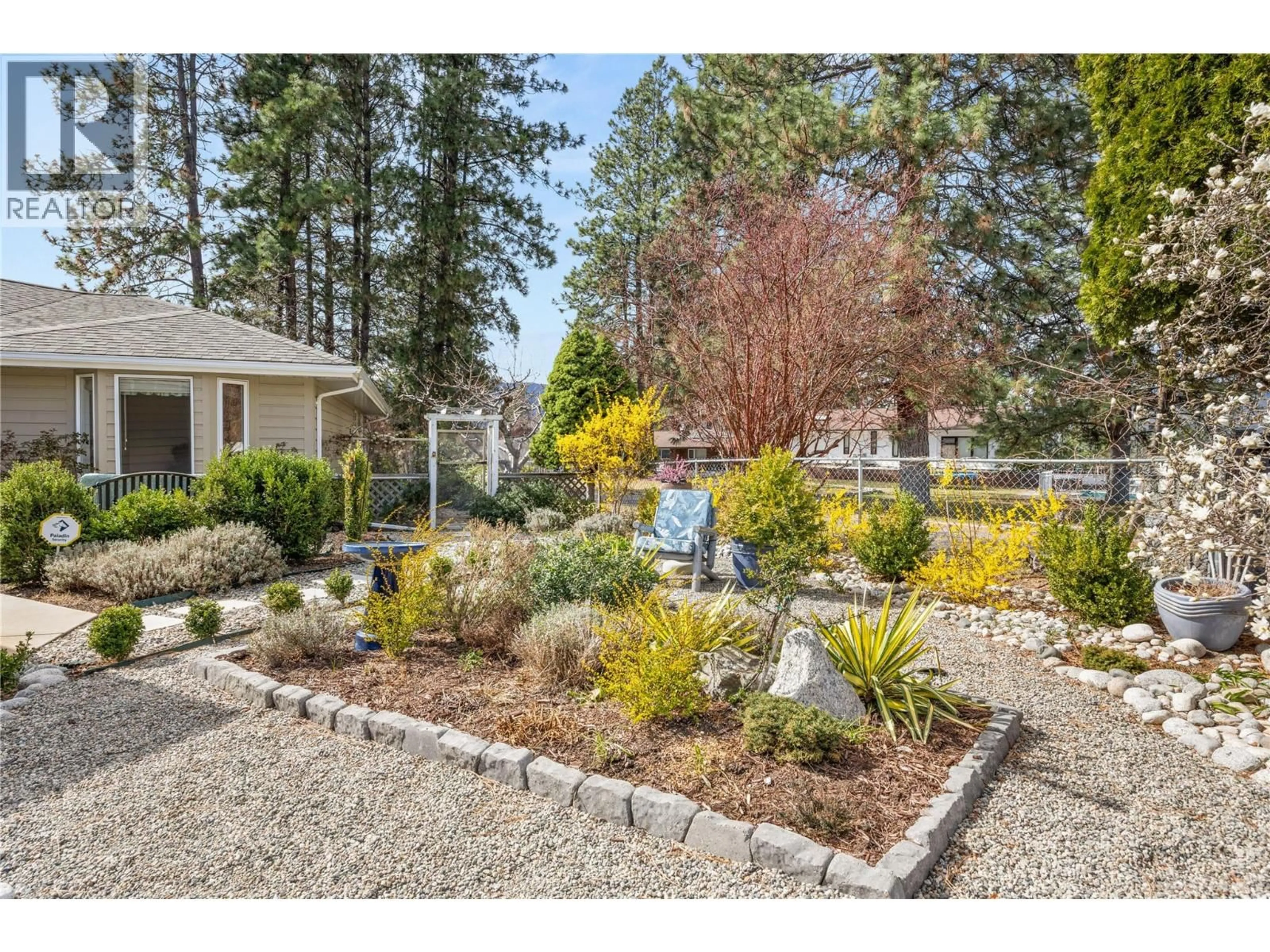 A pic from outside/outdoor area/front of a property/back of a property/a pic from drone, street for 168 EVERGREEN CRESCENT, Penticton British Columbia V2A8C5