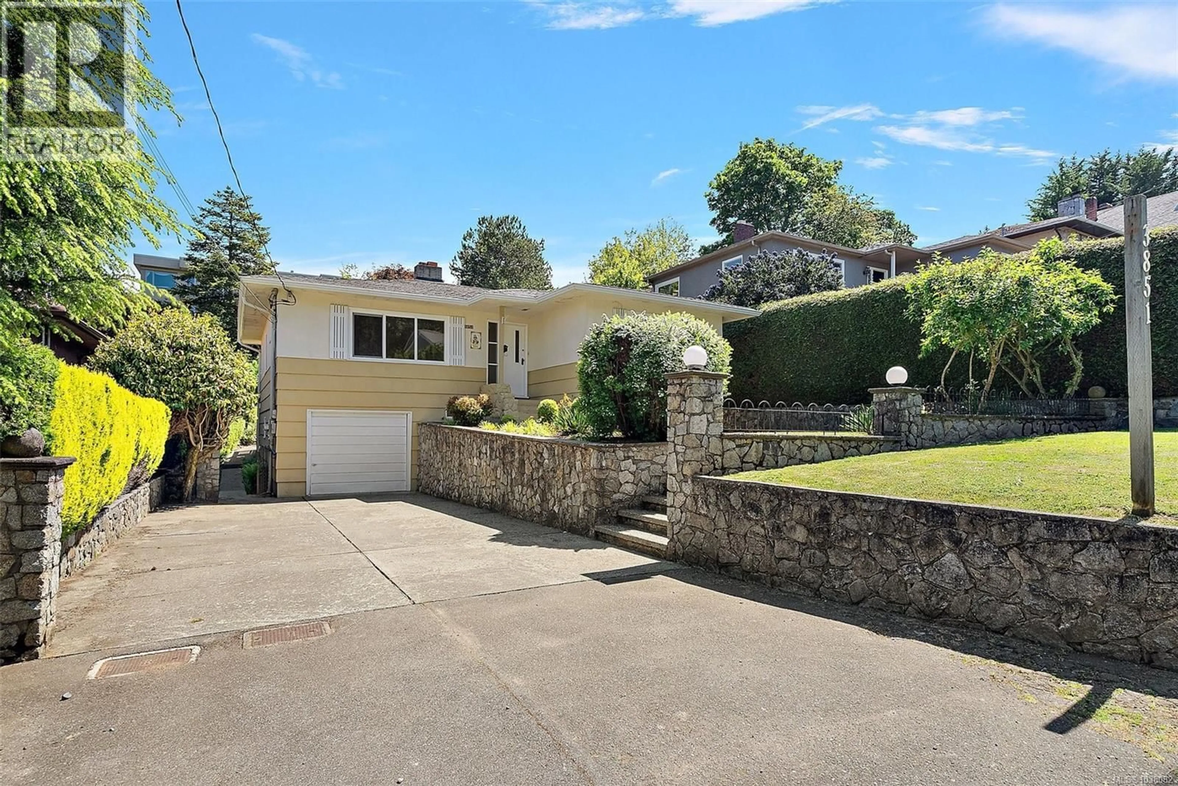 Unknown for 3851 SAUL STREET, Saanich British Columbia V8X1S4