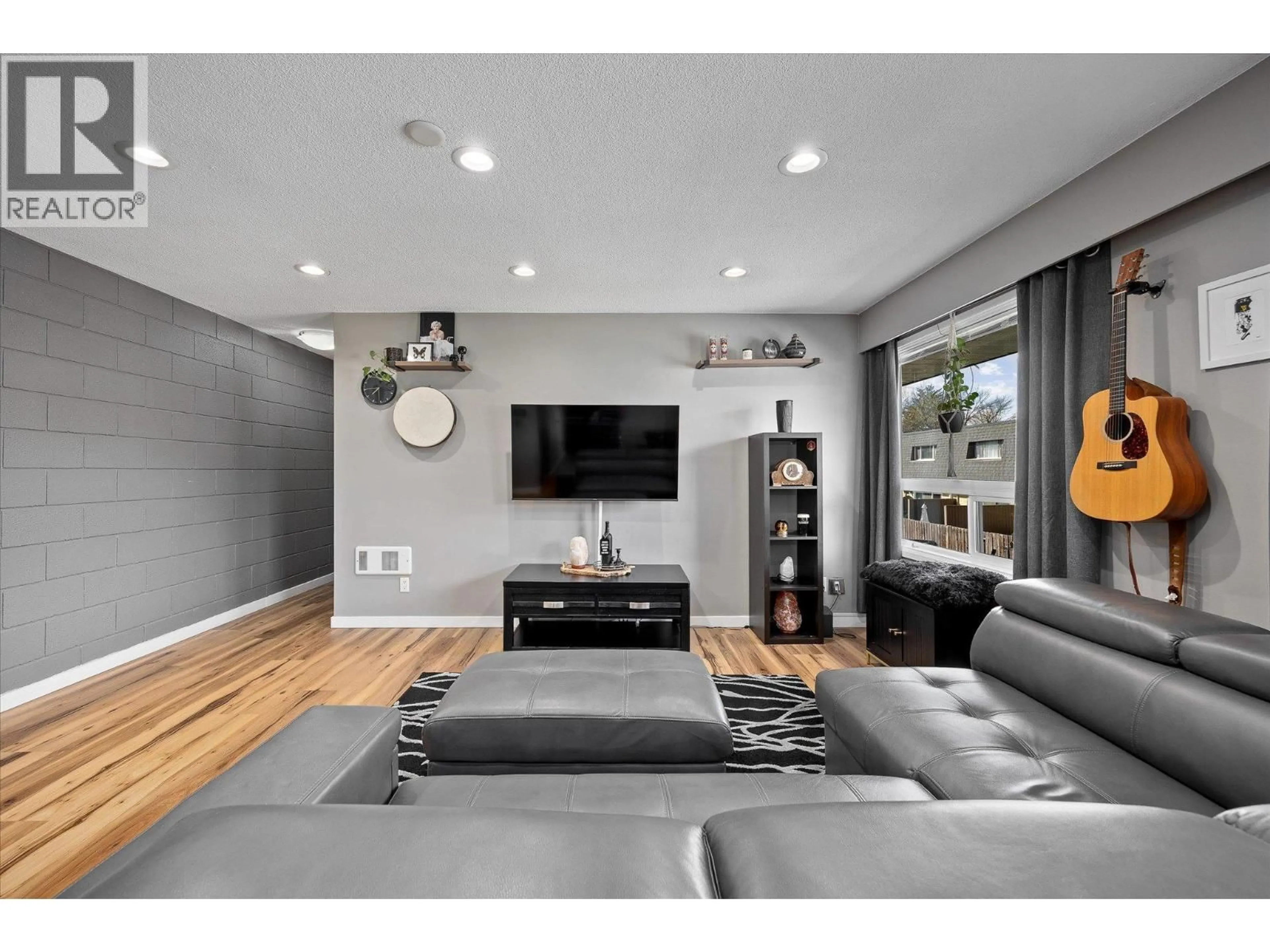Home theater for 2 - 1291 BERNARD AVENUE, Kelowna British Columbia V1Y6R3