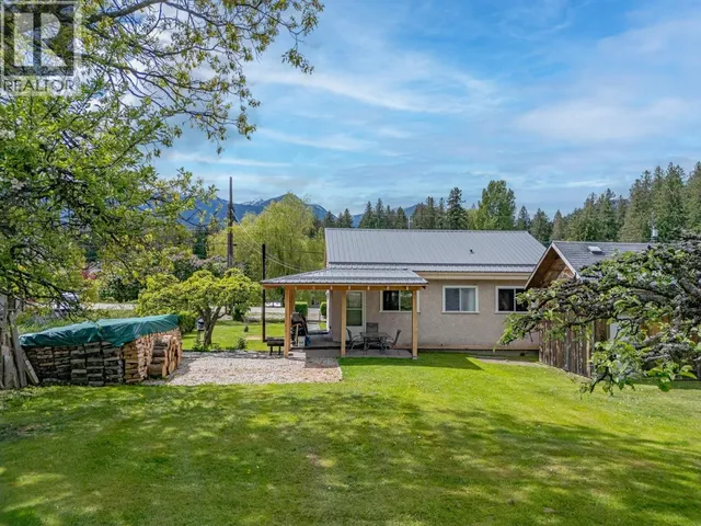 1610 EASTMAN AVENUE, Riondel 2