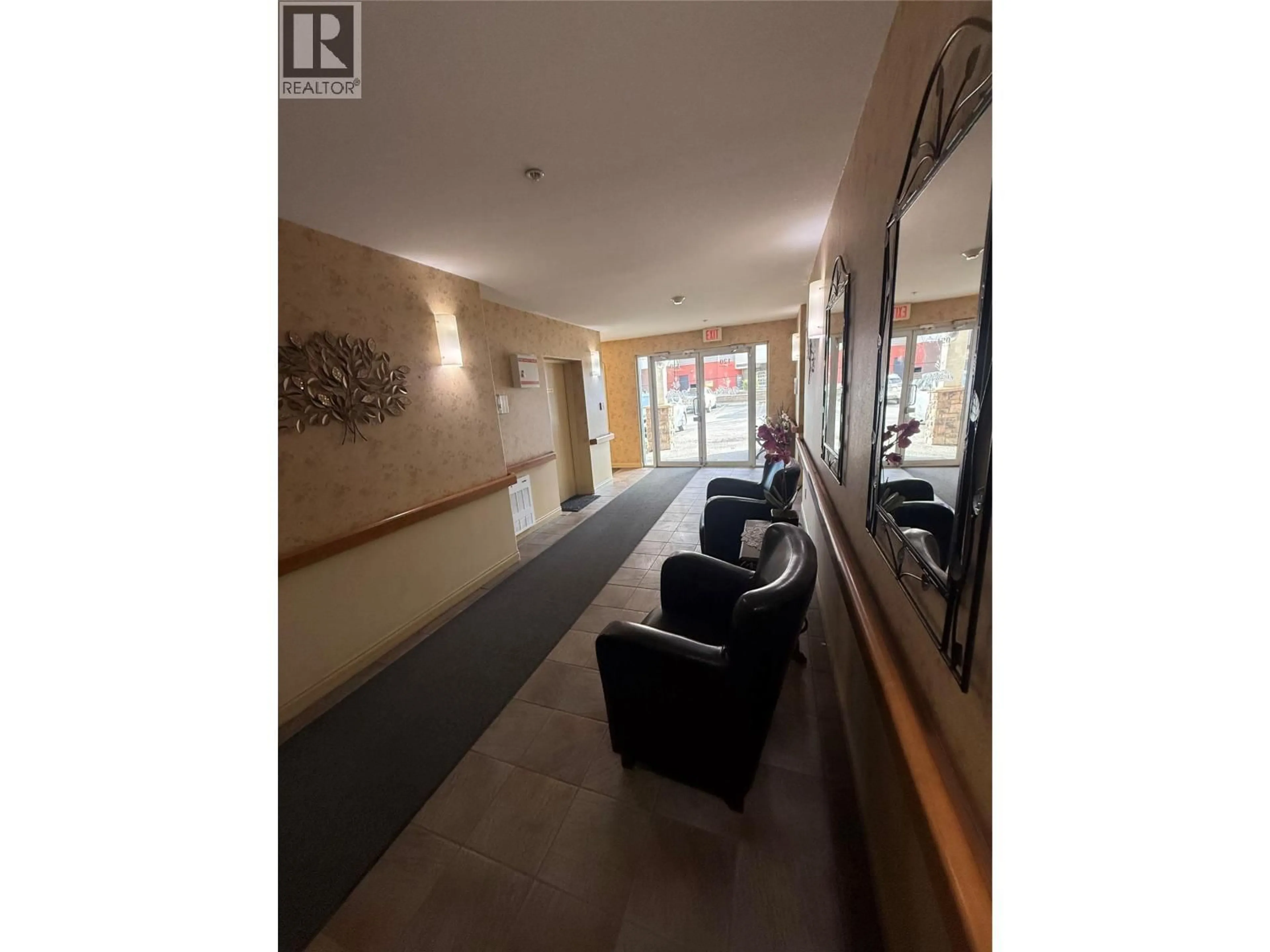 Lobby for 204 - 120 VERNON AVENUE, Kamloops British Columbia V2B1L6