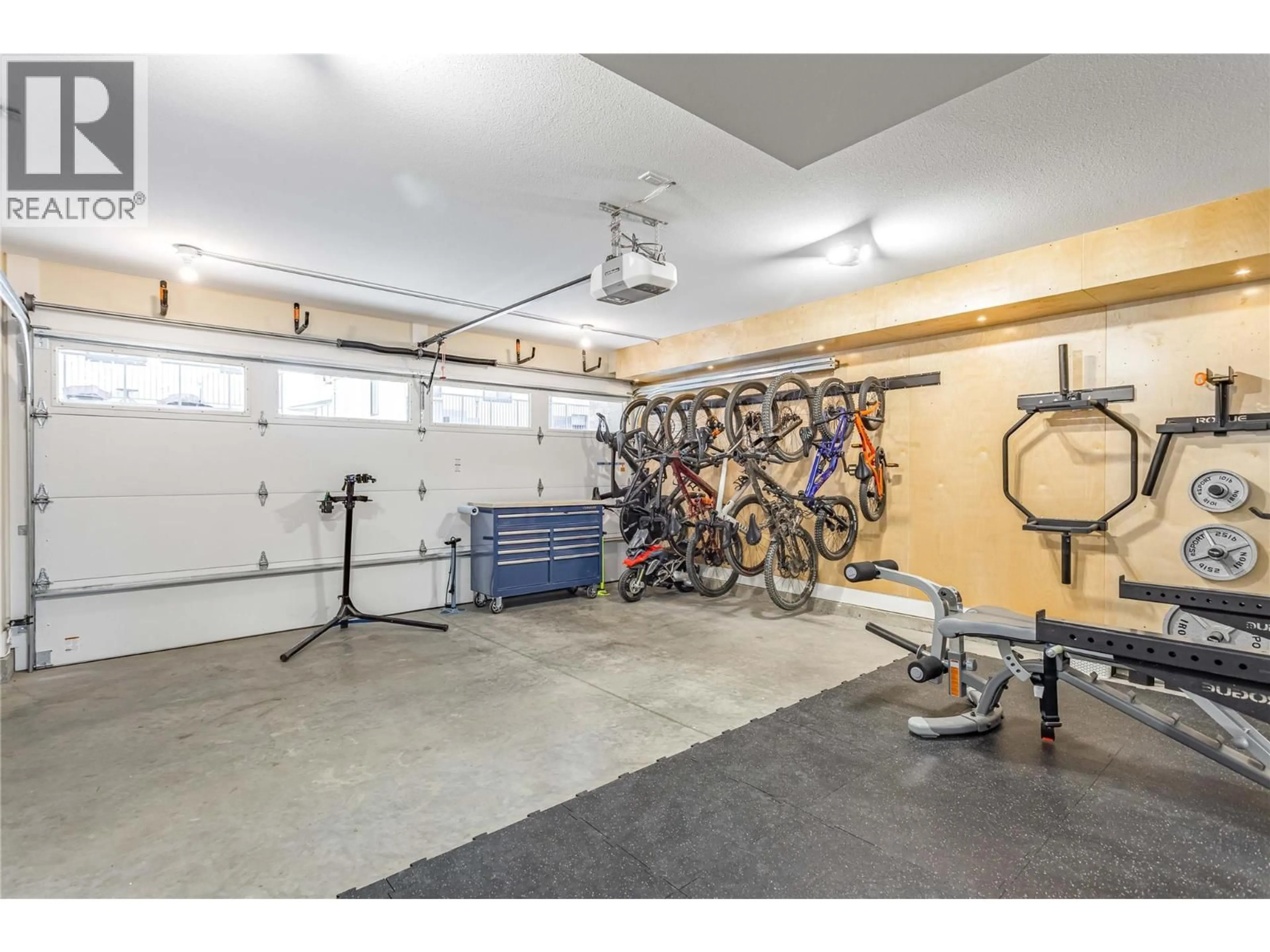 Indoor garage for 8 - 1102 CAMERON AVENUE, Kelowna British Columbia V1Y0B2