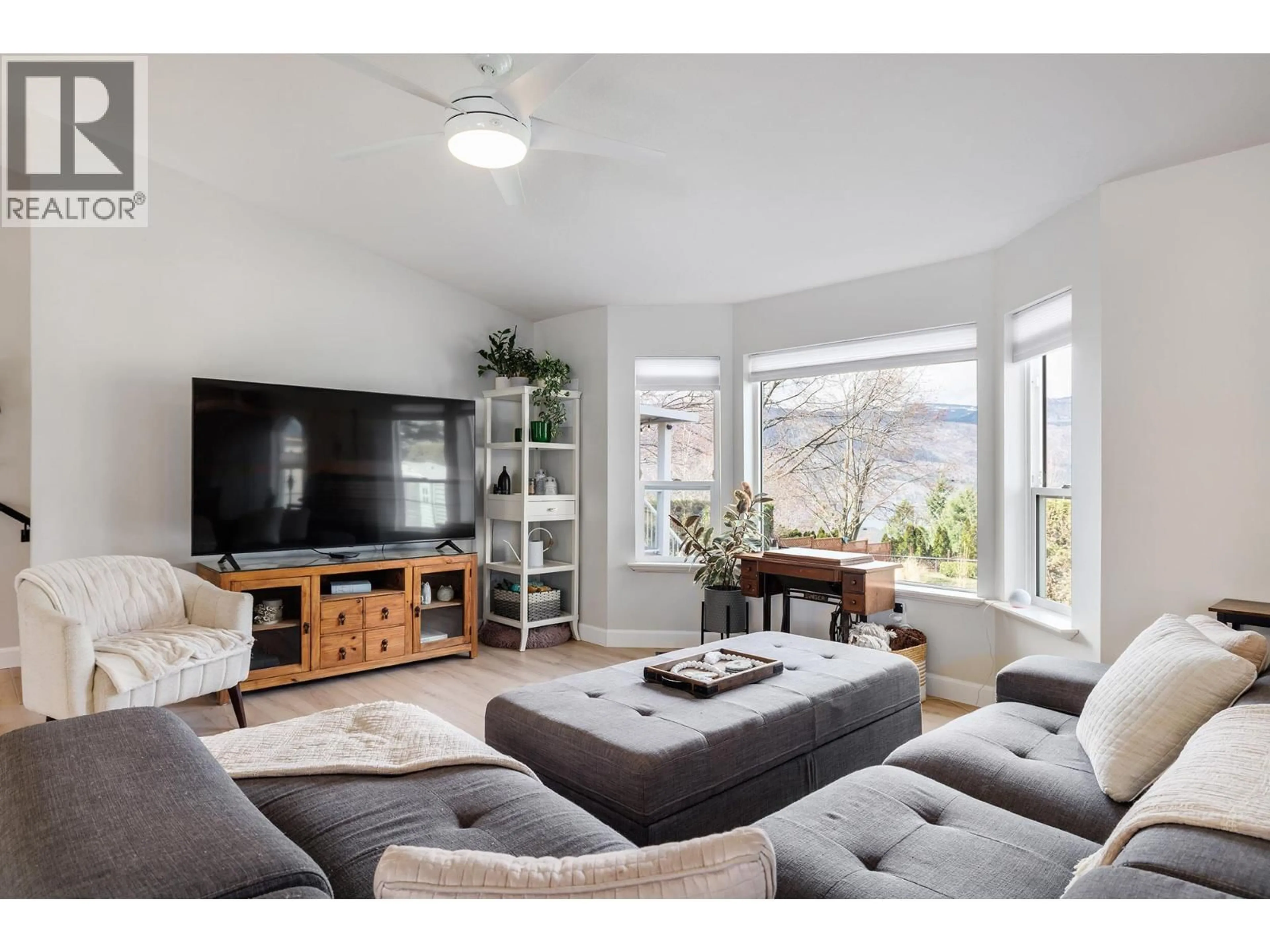 Living room with furniture, unknown for 1740 SALDIN COURT, Lake Country British Columbia V4V1N9