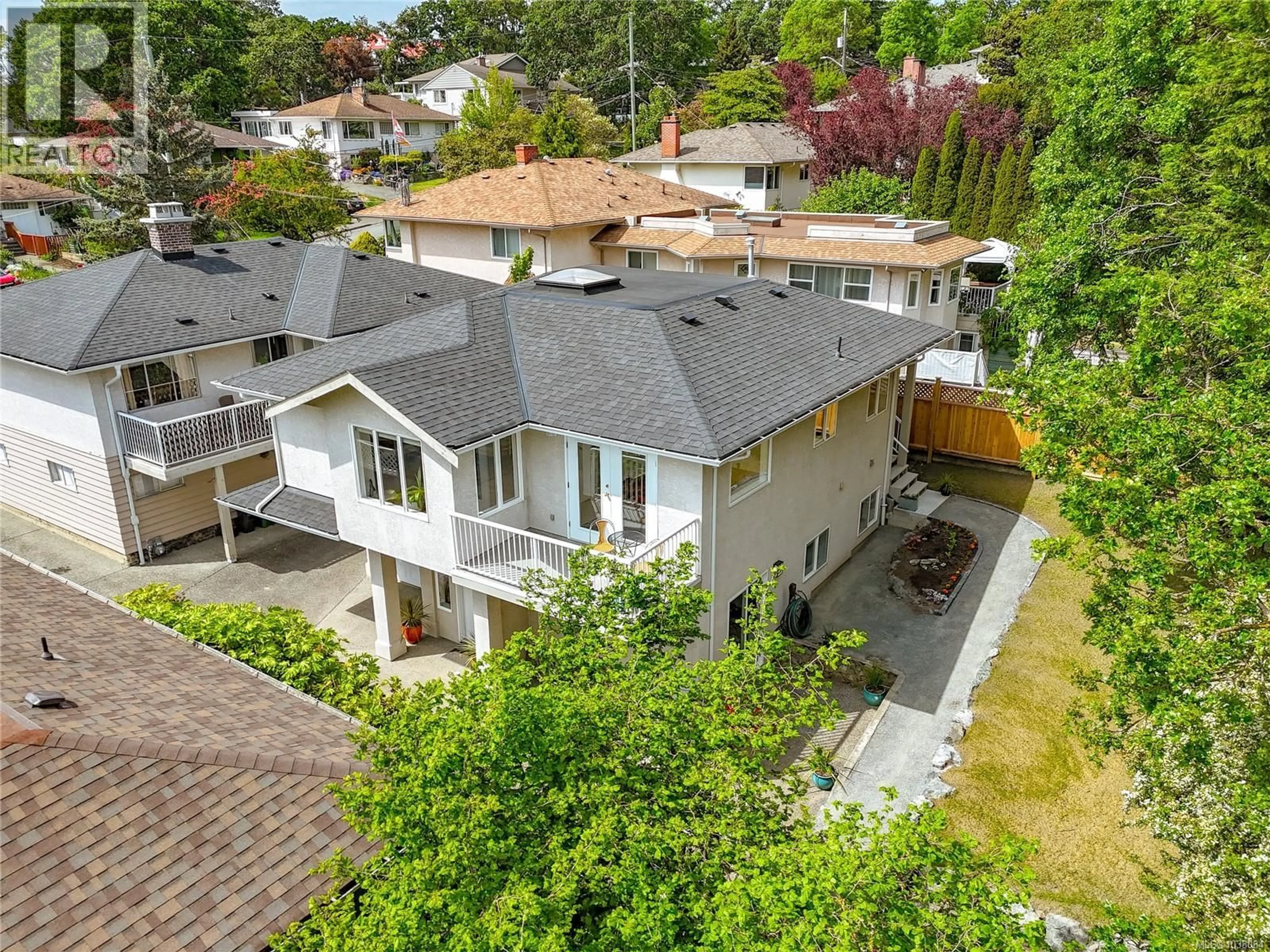 A pic from outside/outdoor area/front of a property/back of a property/a pic from drone, street for 2651 CAPITAL HEIGHTS, Victoria British Columbia V8T3M1