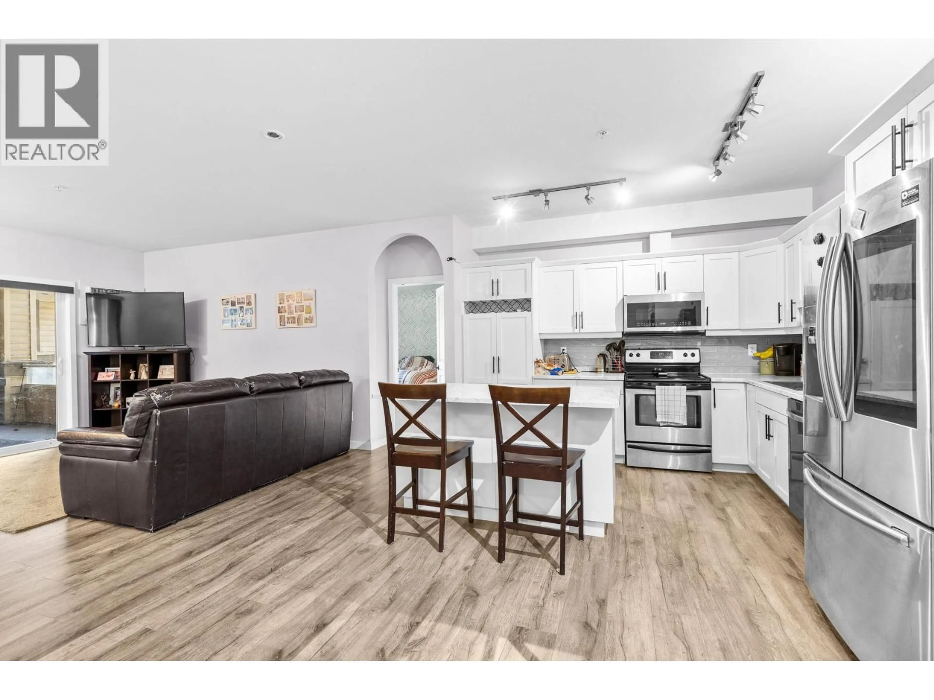 Open concept kitchen, unknown for 117 - 151 TAYLOR ROAD, Kelowna British Columbia V1X8E2