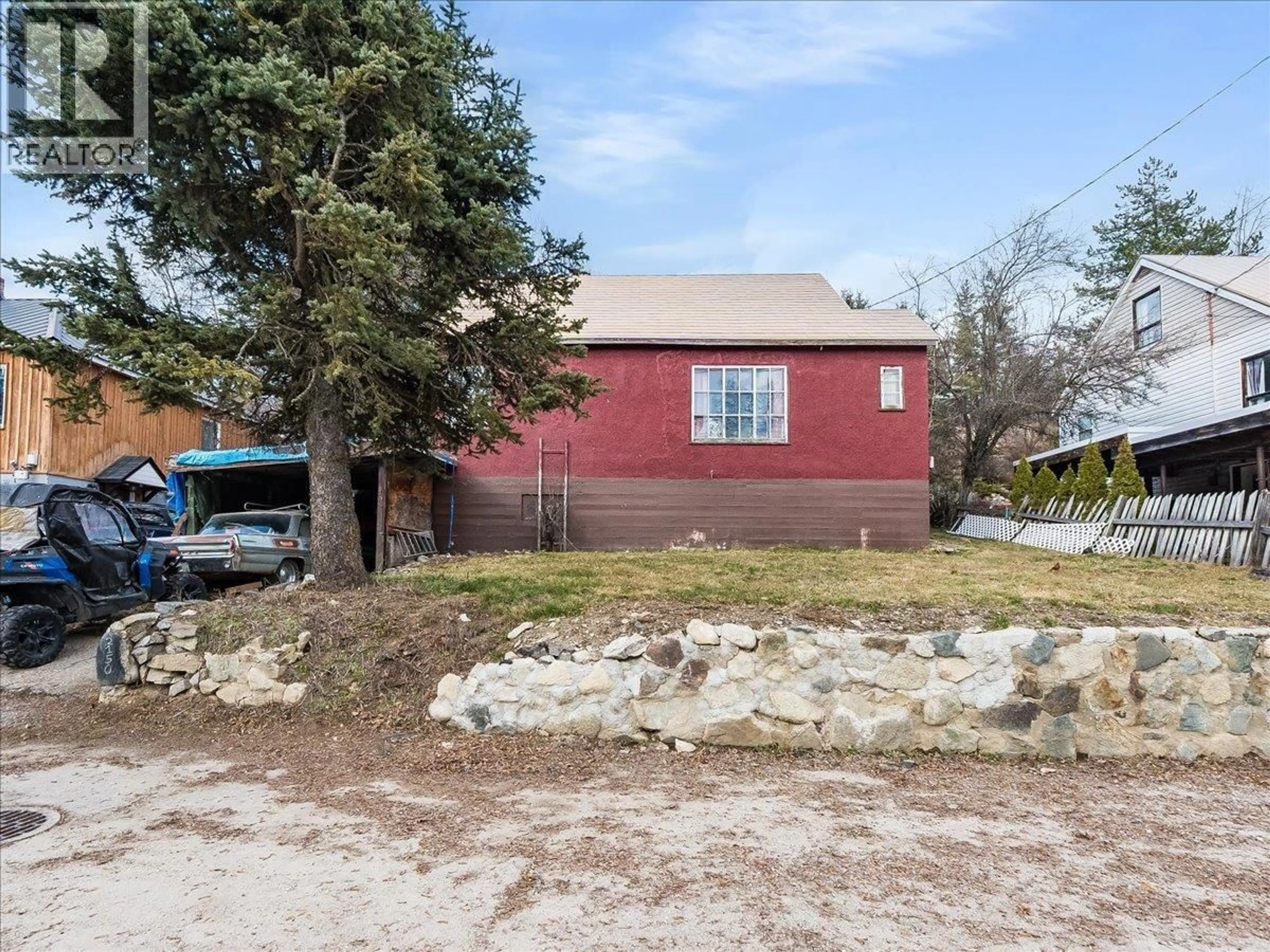 A pic from outside/outdoor area/front of a property/back of a property/a pic from drone, street for 2150 THOMPSON AVENUE, Rossland British Columbia V0G1Y0