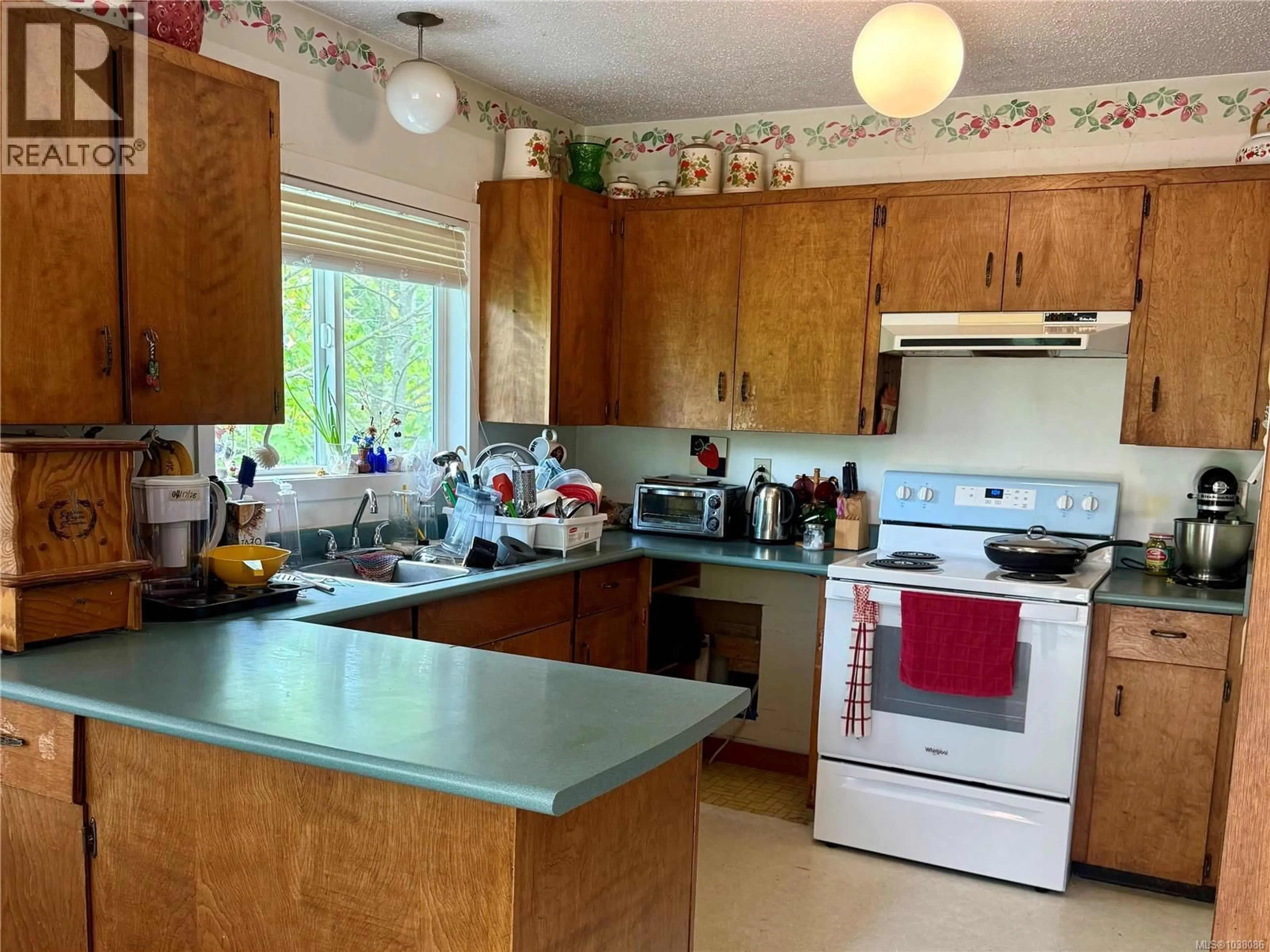 Standard kitchen, unknown for 4081 CAREY PLACE, Royston British Columbia V0R2V0