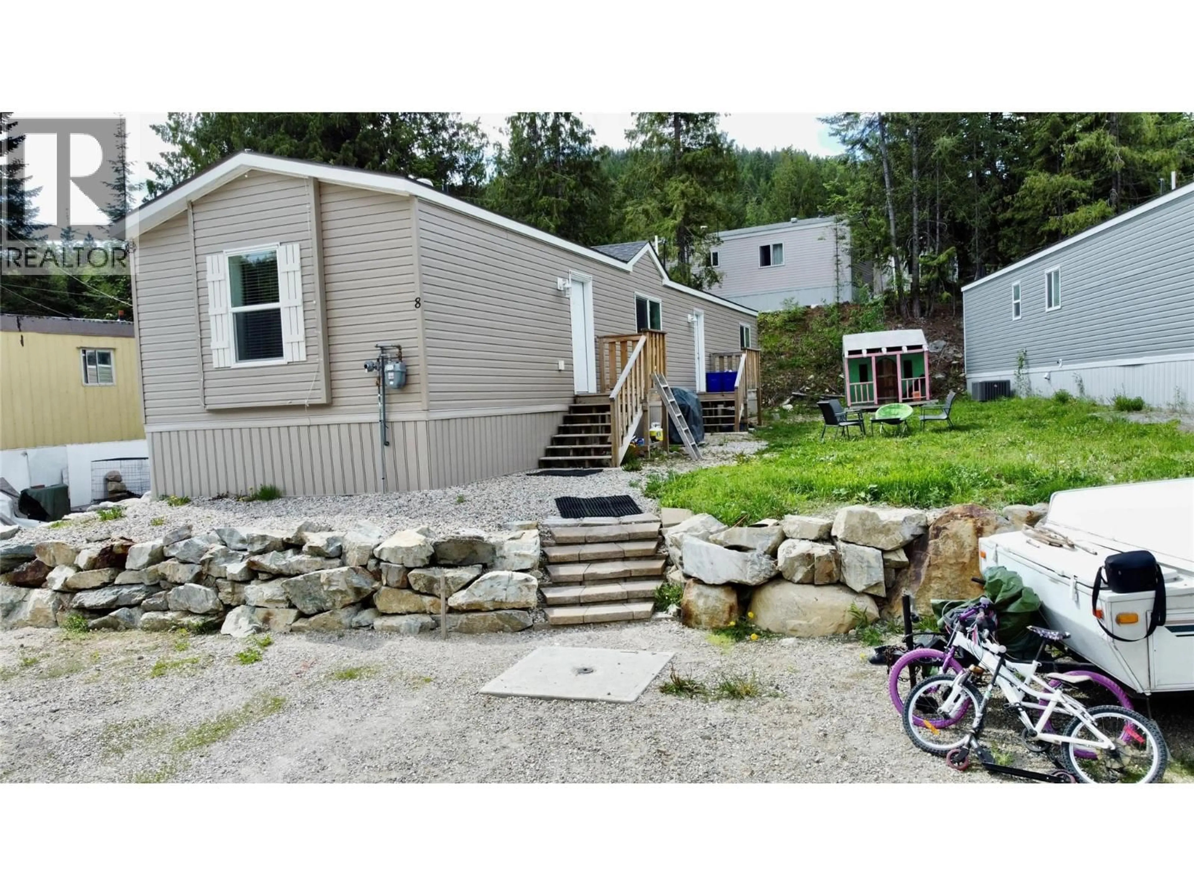 Unknown for 8 - 891 MONTE VISTA DRIVE, Rossland British Columbia V0G1Y0