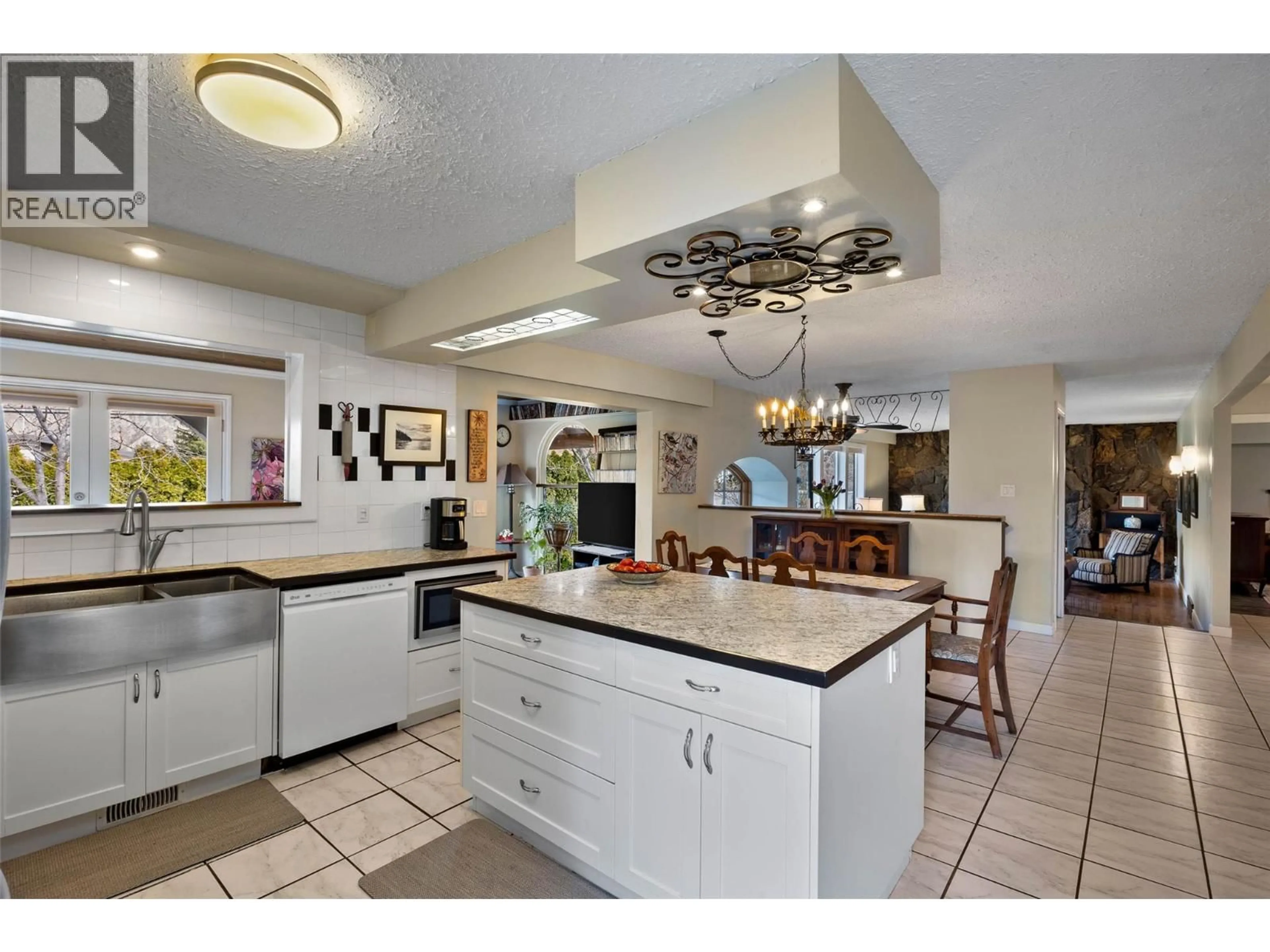Open concept kitchen, ceramic/tile floor for 381 MARY PLACE, Kamloops British Columbia V2C4Y5