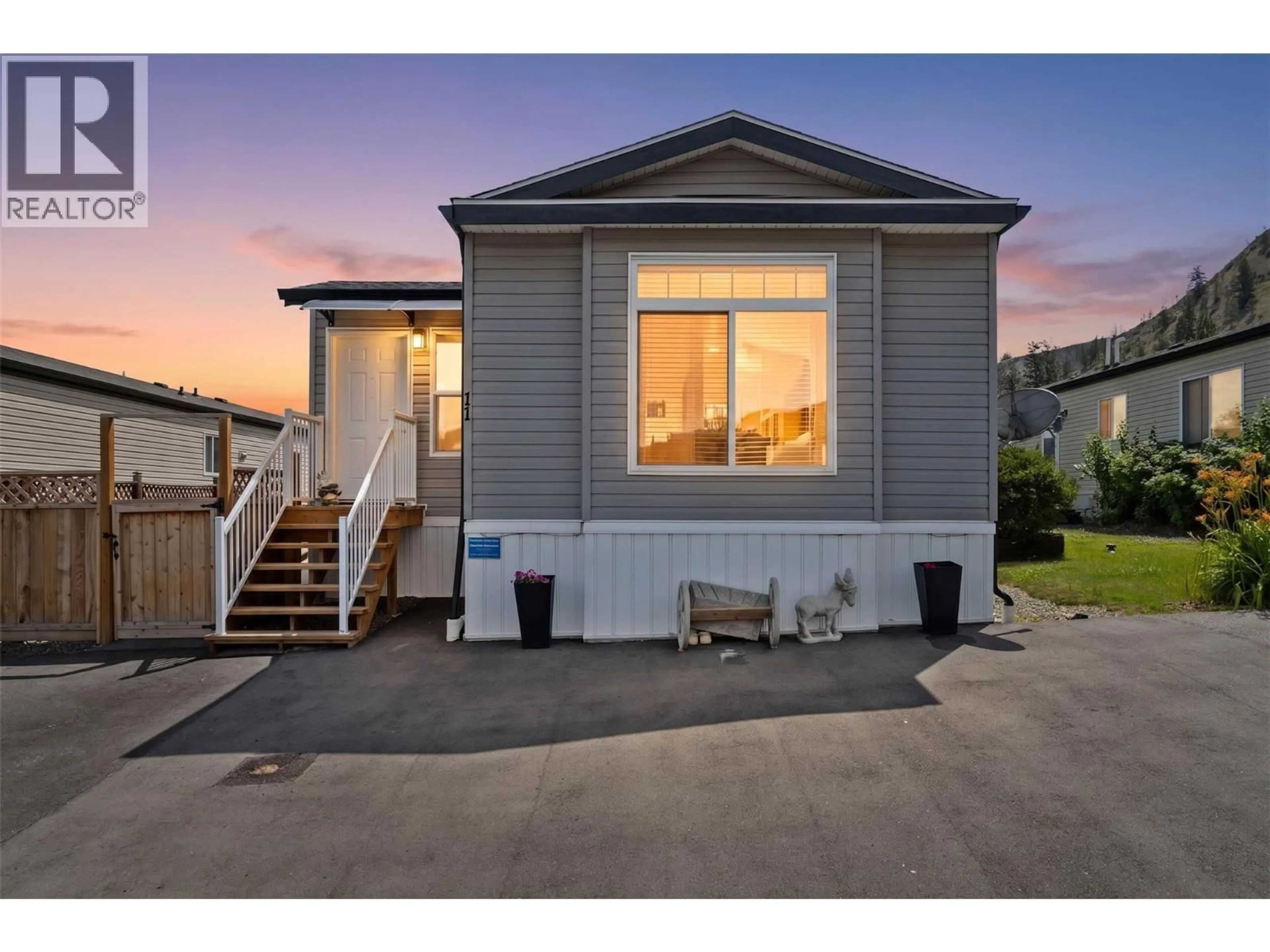 Home with vinyl exterior material, mountain view for 11 - 7805 DALLAS DRIVE, Kamloops British Columbia V2C6X9