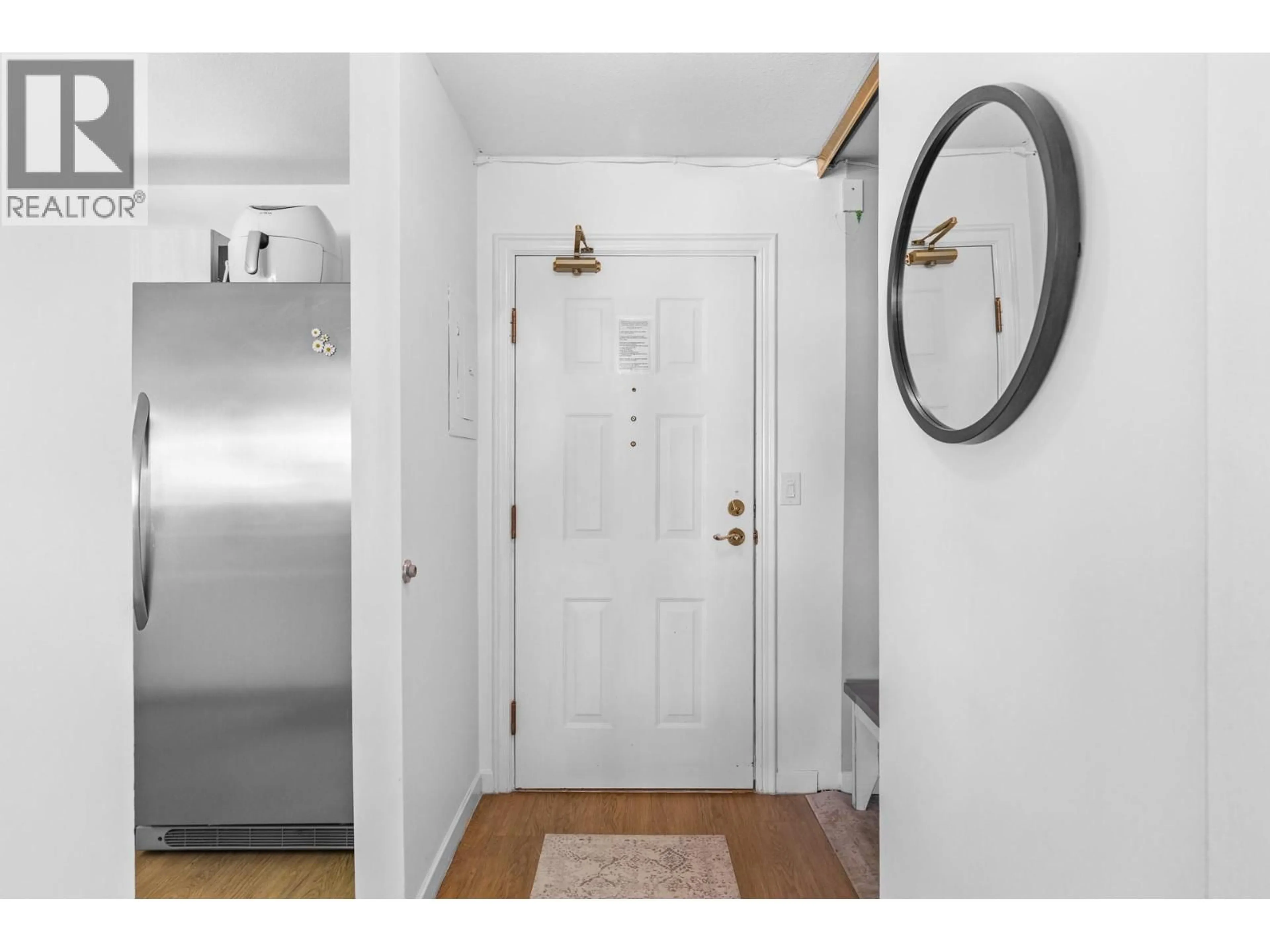 Indoor entryway for 105 - 3157 CASORSO ROAD, Kelowna British Columbia V1W3J4