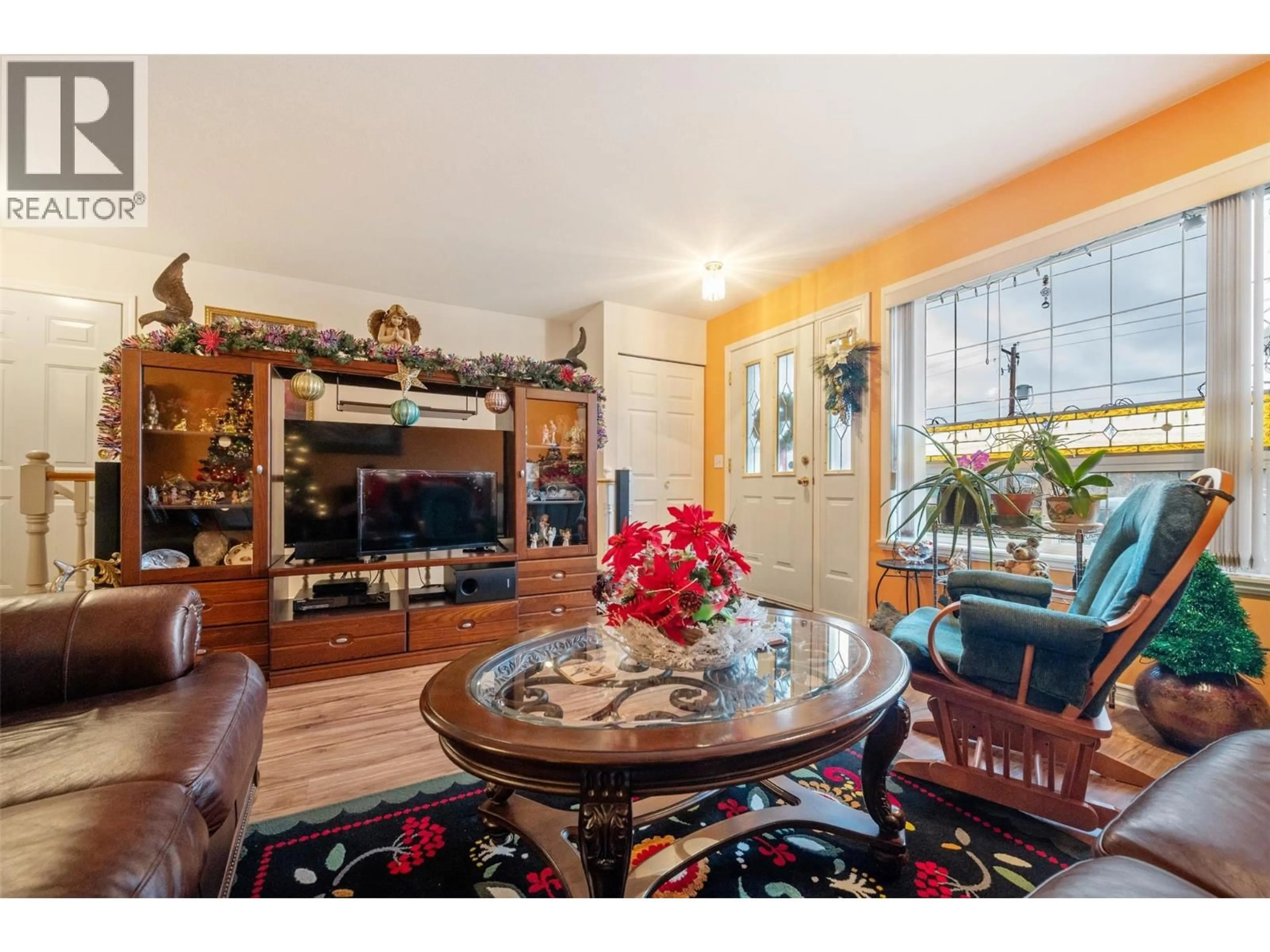 Living room with furniture, wood/laminate floor for 3 - 12612 GIANTS HEAD ROAD, Summerland British Columbia V0H1Z7