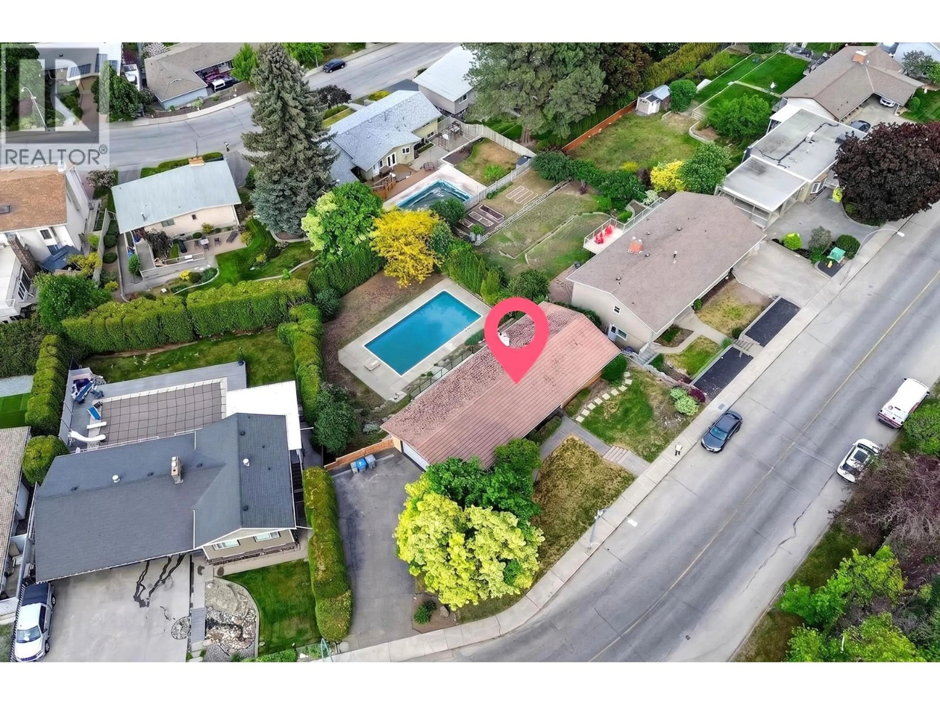 A pic from outside/outdoor area/front of a property/back of a property/a pic from drone, street for 328 MCGILL ROAD, Kamloops British Columbia V2C1M1
