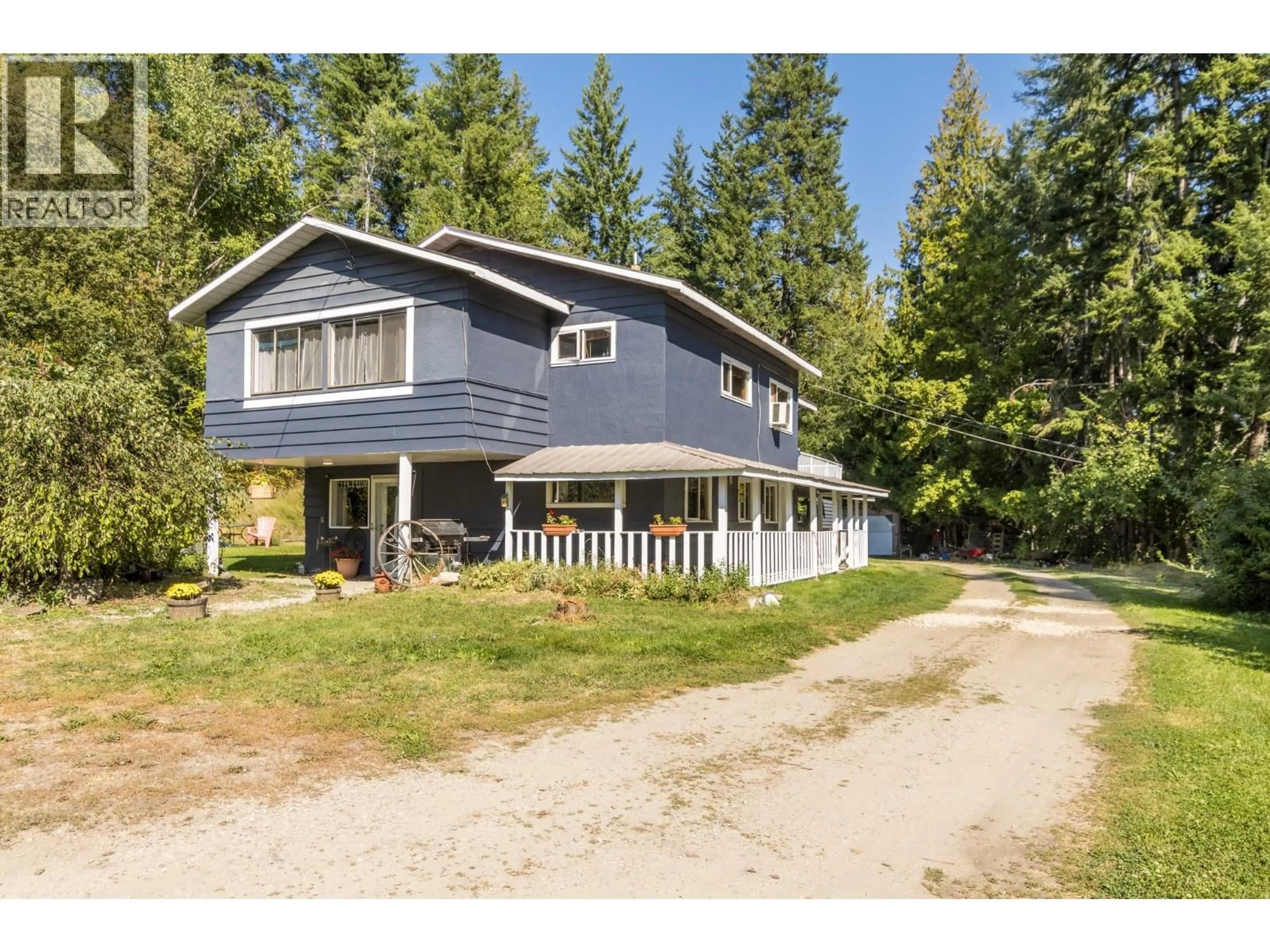 A pic from outside/outdoor area/front of a property/back of a property/a pic from drone, unknown for 3591 65 AVENUE NORTHWEST, Salmon Arm British Columbia V1E3A2
