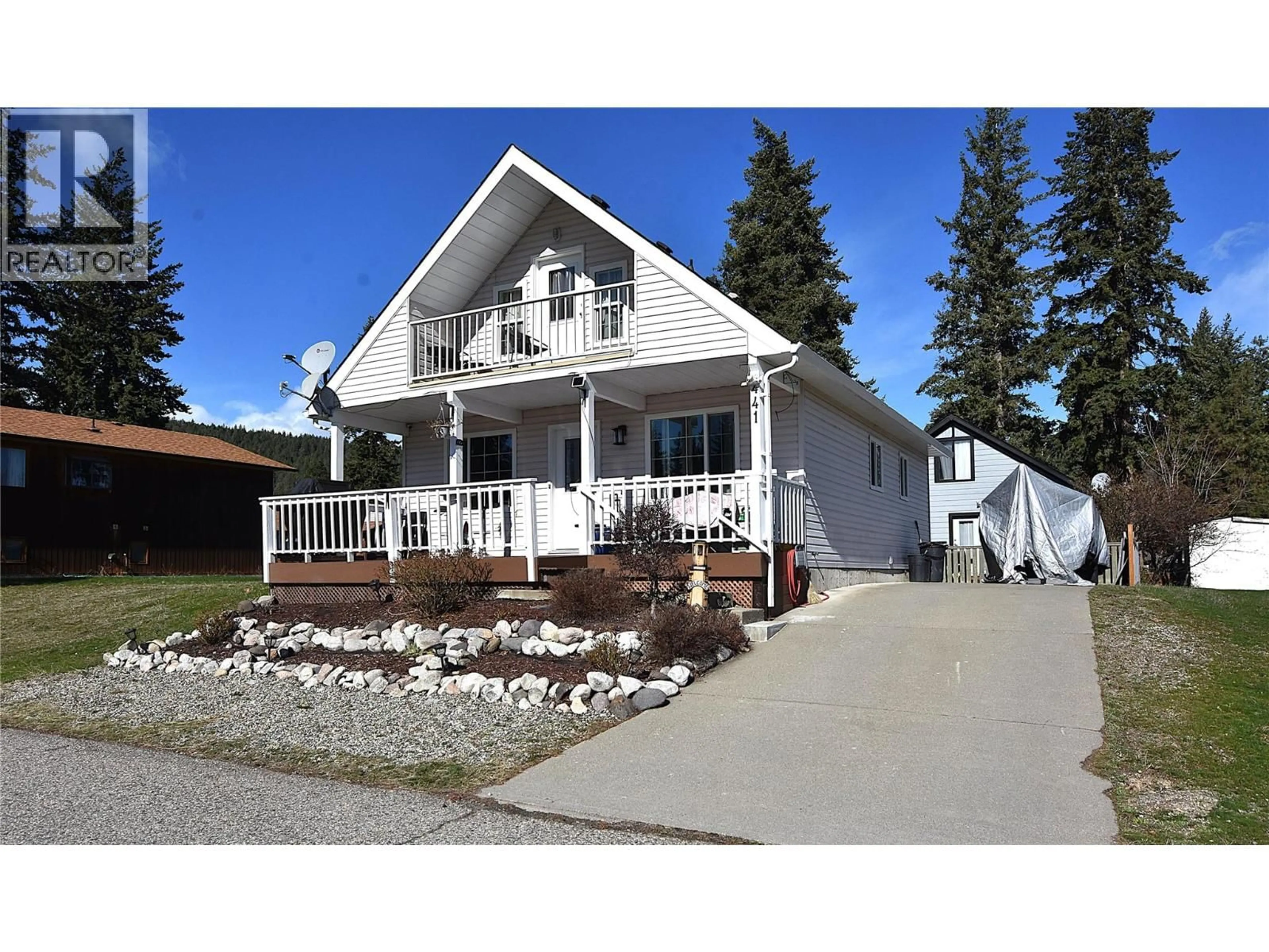 Home with vinyl exterior material, street for 441 HUMMINGBIRD AVENUE, Vernon British Columbia V1H2A1