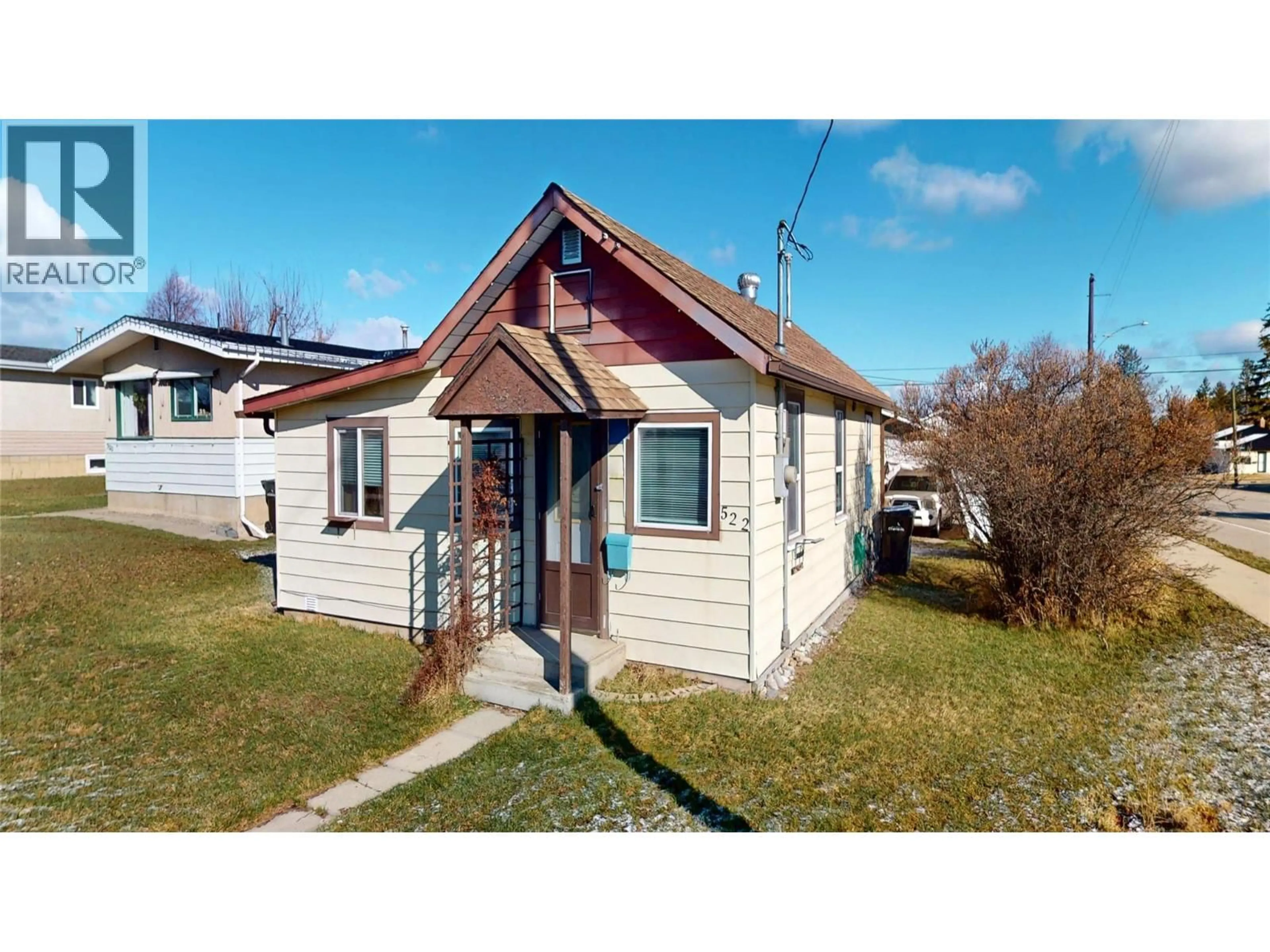 A pic from outside/outdoor area/front of a property/back of a property/a pic from drone, street for 522 7 STREET SOUTH, Cranbrook British Columbia V1C1M9