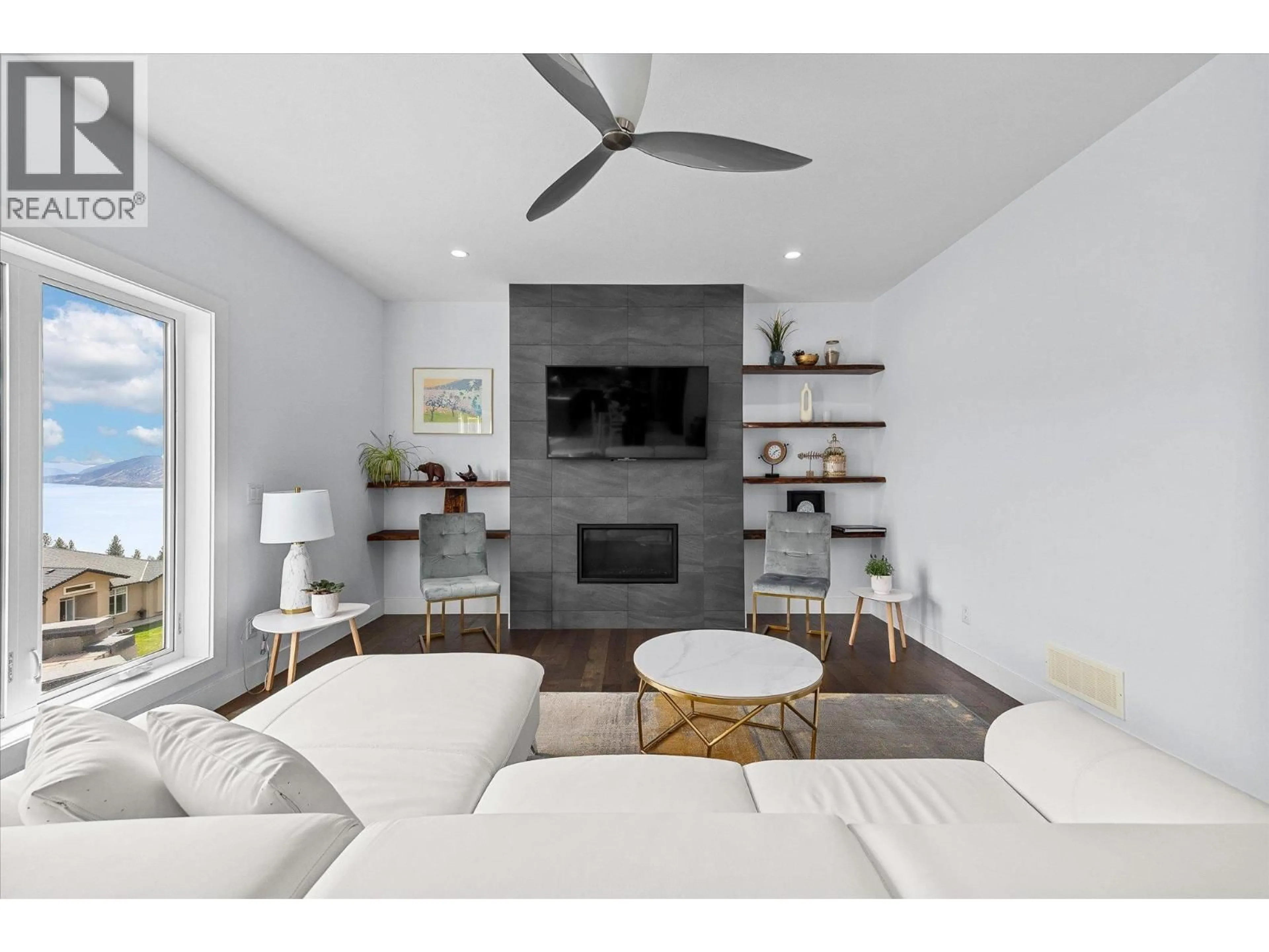 Living room with furniture, unknown for 6028 GERRIE ROAD, Peachland British Columbia V0H1X4