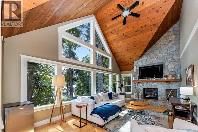 9724 MARBLE BAY ROAD, Lake Cowichan 5