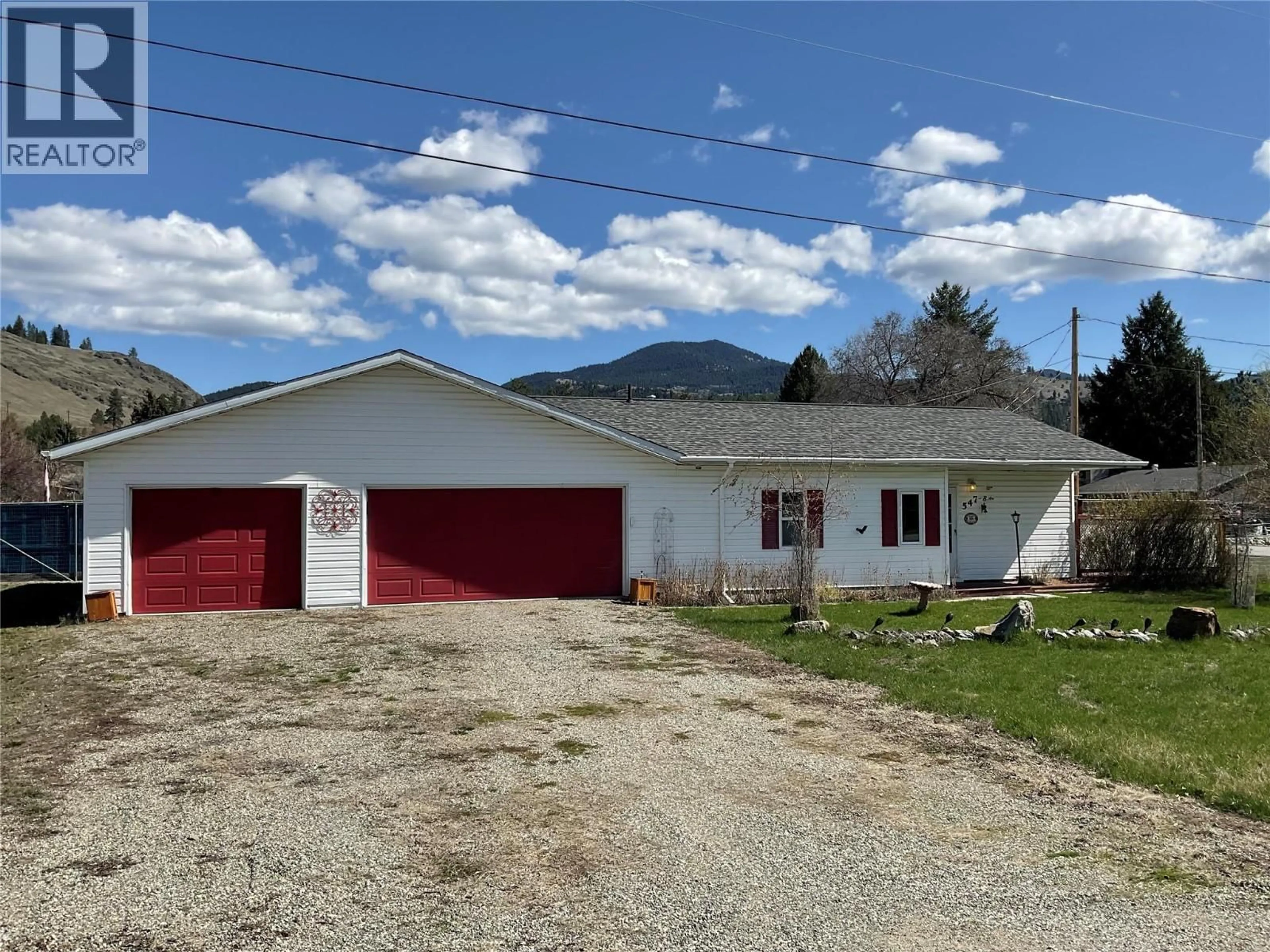 A pic from outside/outdoor area/front of a property/back of a property/a pic from drone, unknown for 547 EIGHTH AVENUE, Midway British Columbia V0H1M0