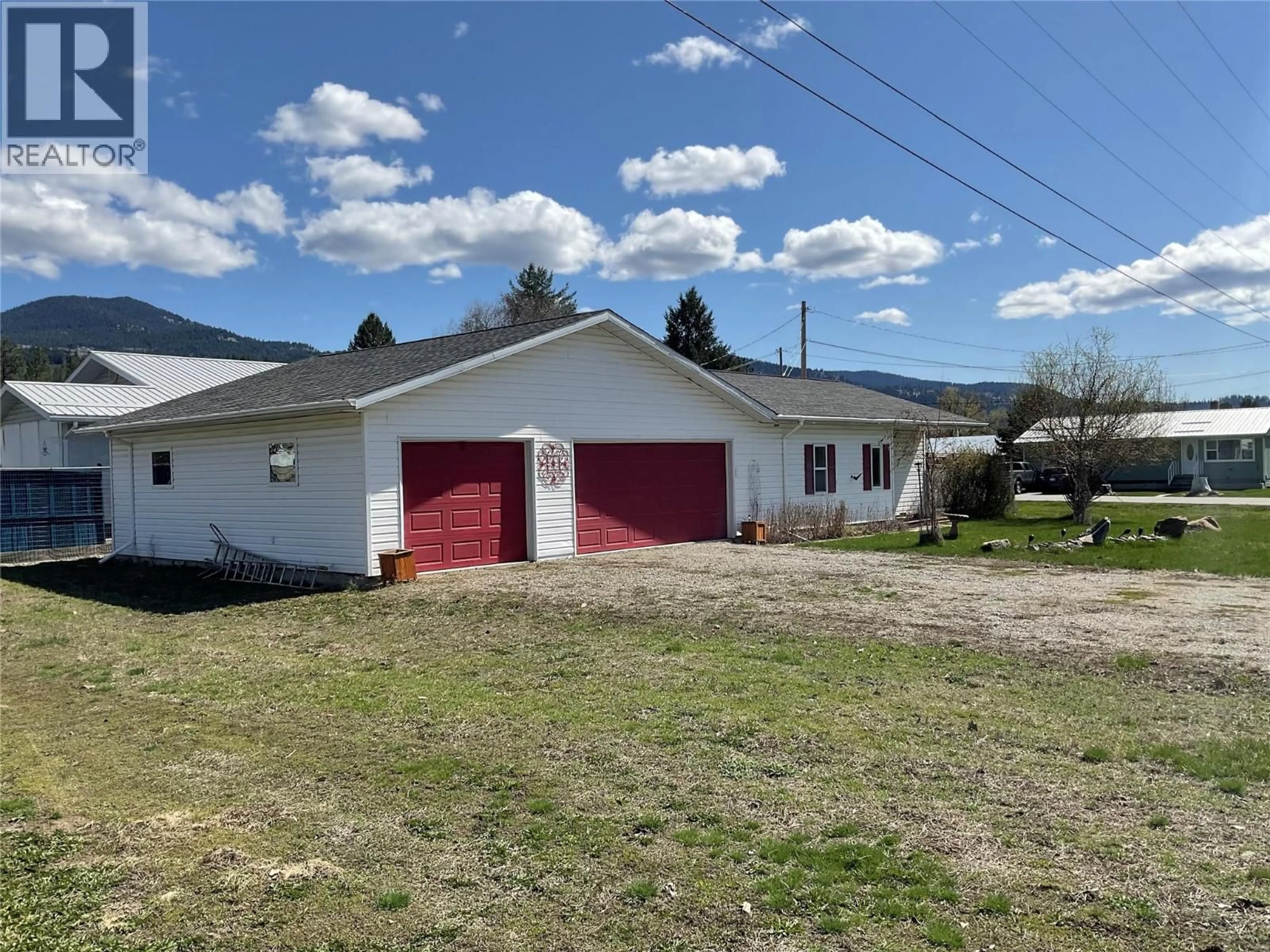 A pic from outside/outdoor area/front of a property/back of a property/a pic from drone, street for 547 EIGHTH AVENUE, Midway British Columbia V0H1M0