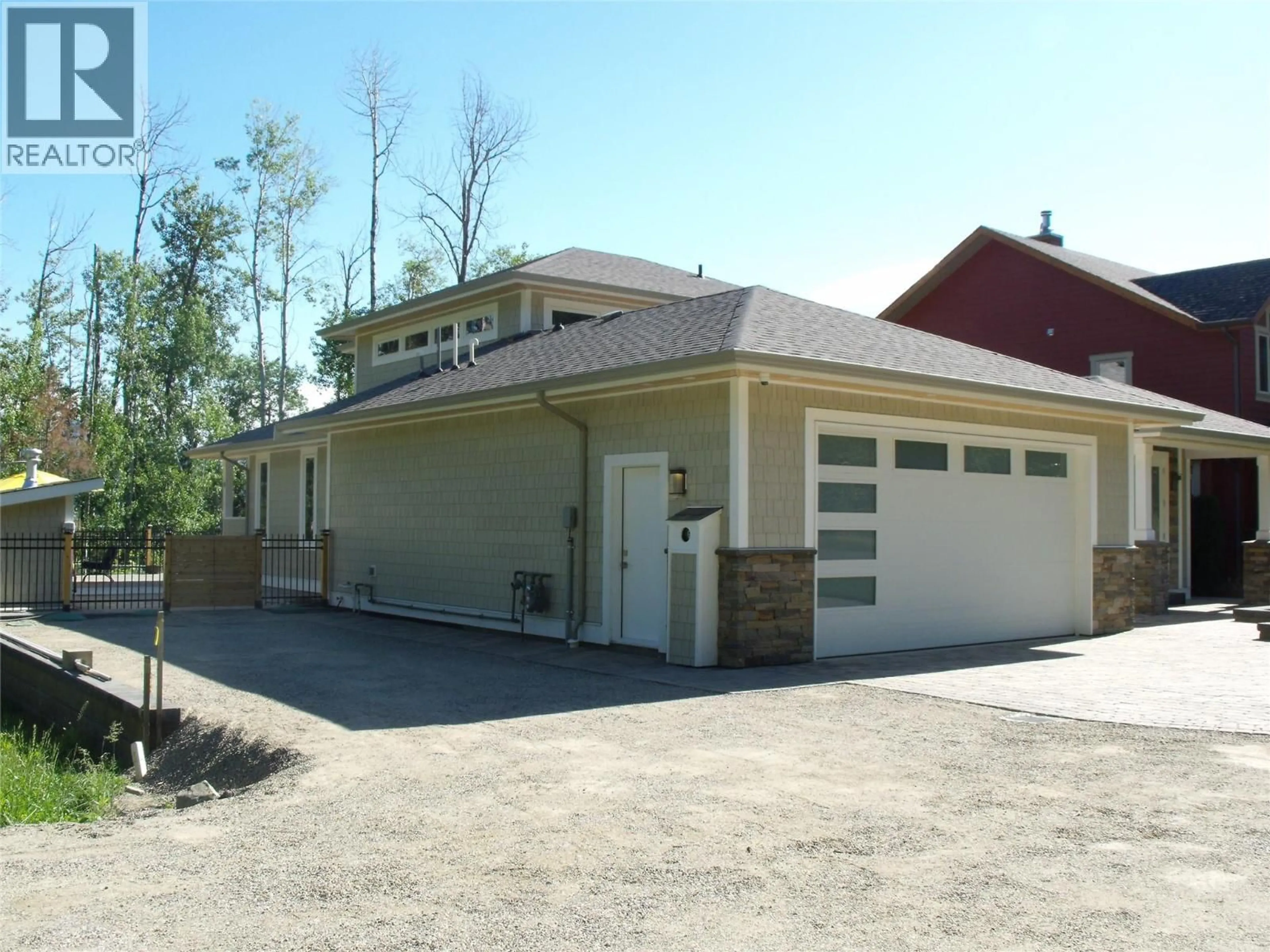 Indoor garage for 12 - 1171 DIEPPE ROAD, Sorrento British Columbia V0E2W1