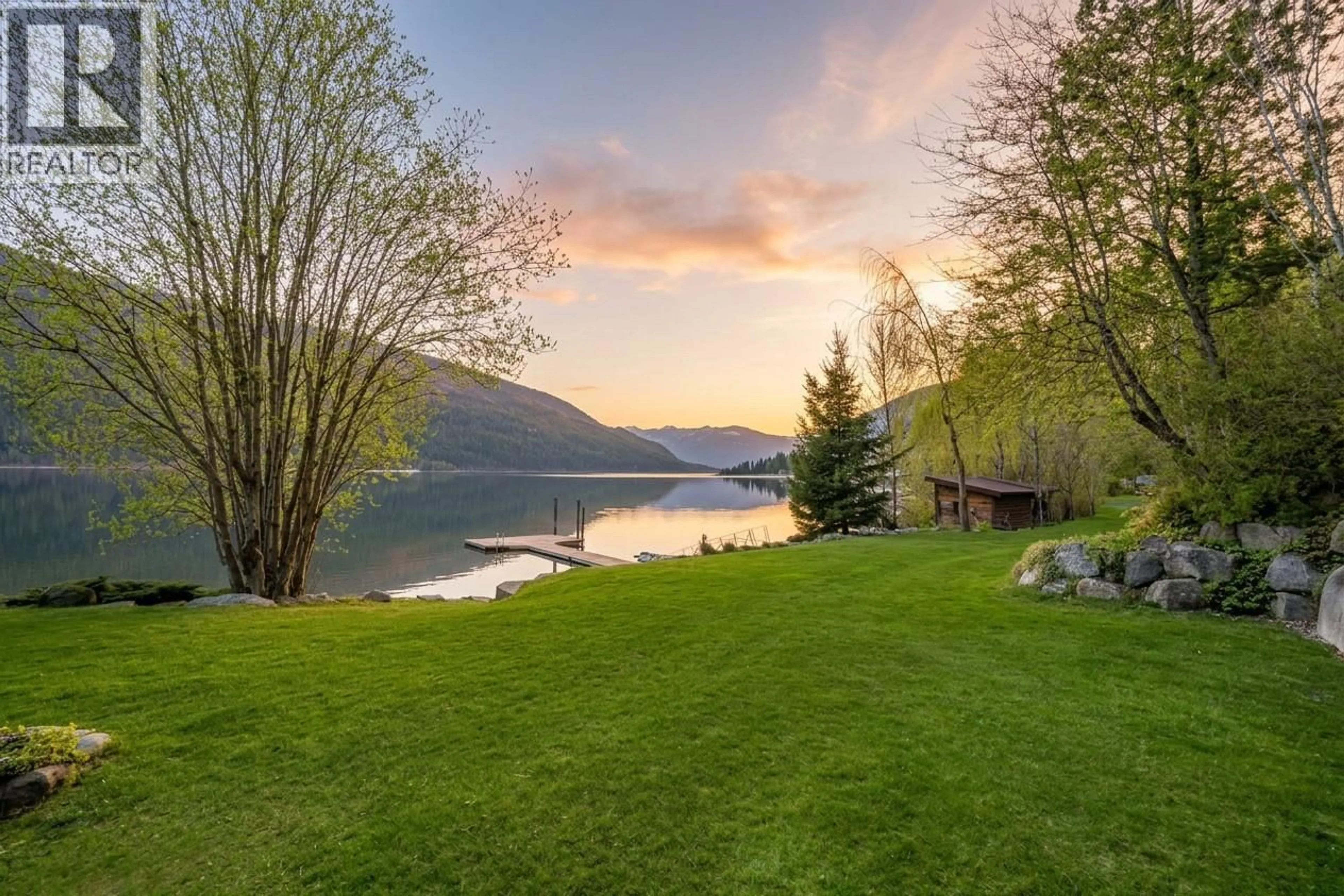 Patio, water/lake/river/ocean view for 3140 3A HIGHWAY, Nelson British Columbia V1L6M7