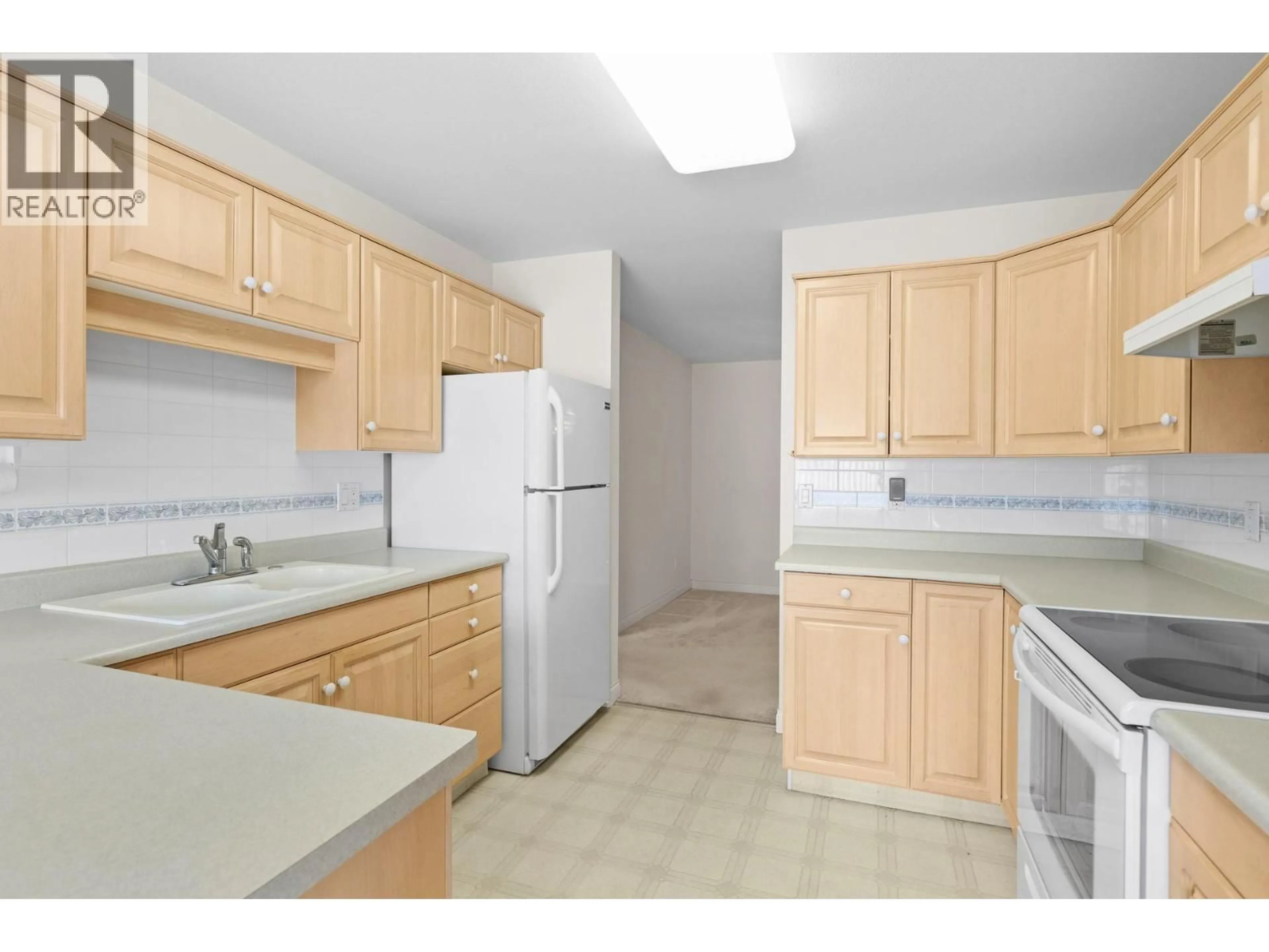 Standard kitchen, unknown for 202 - 3890 BROWN ROAD, West Kelowna British Columbia V4T2J5