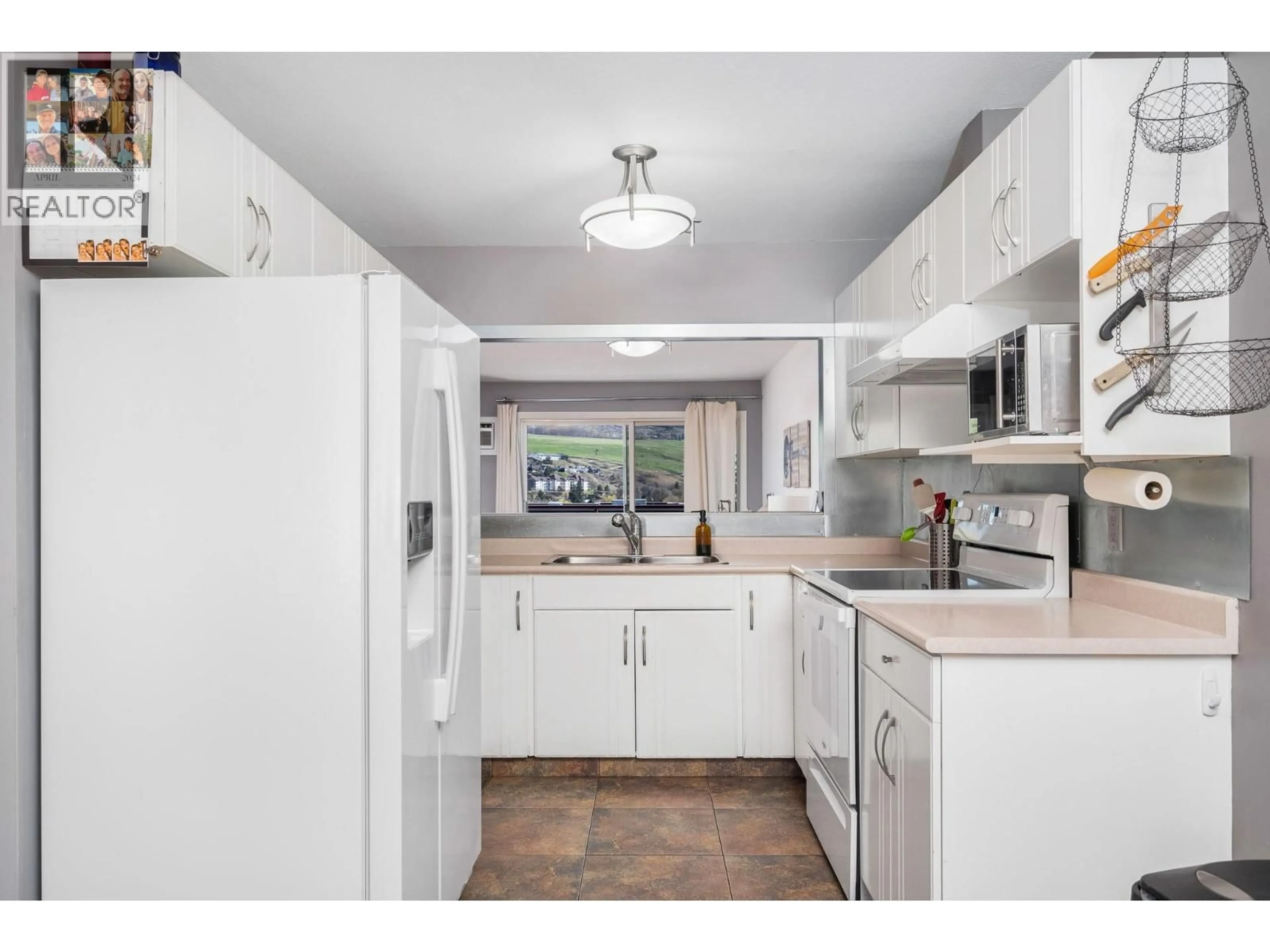 Standard kitchen, ceramic/tile floor for 20 - 4800 HERITAGE DRIVE, Vernon British Columbia V1T4N9