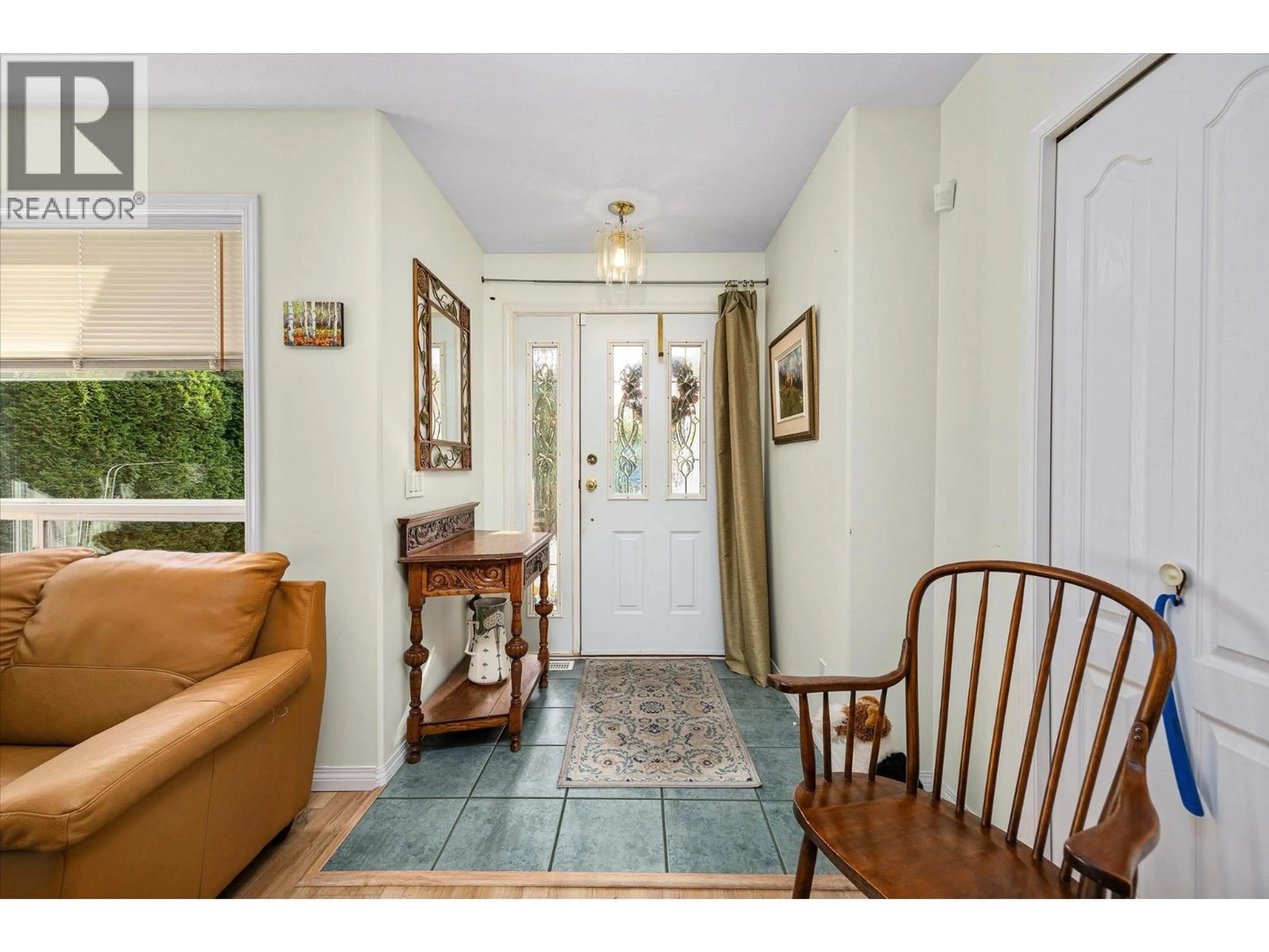 Indoor entryway for 1160 KNELLER COURT, Kelowna British Columbia V1X6V6