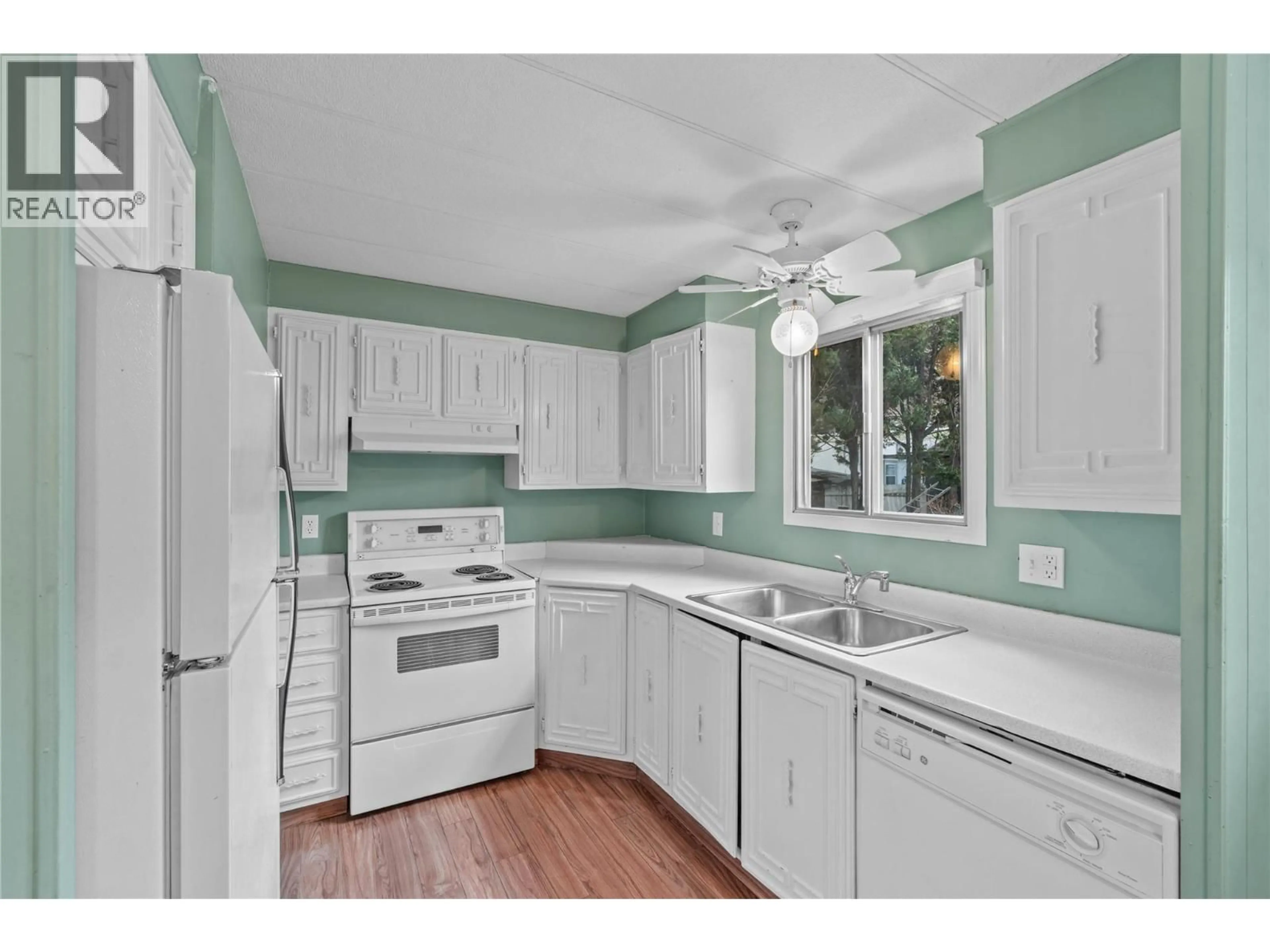 Standard kitchen, unknown for 74 - 1175 ROSE HILL ROAD, Kamloops British Columbia V2B0B6