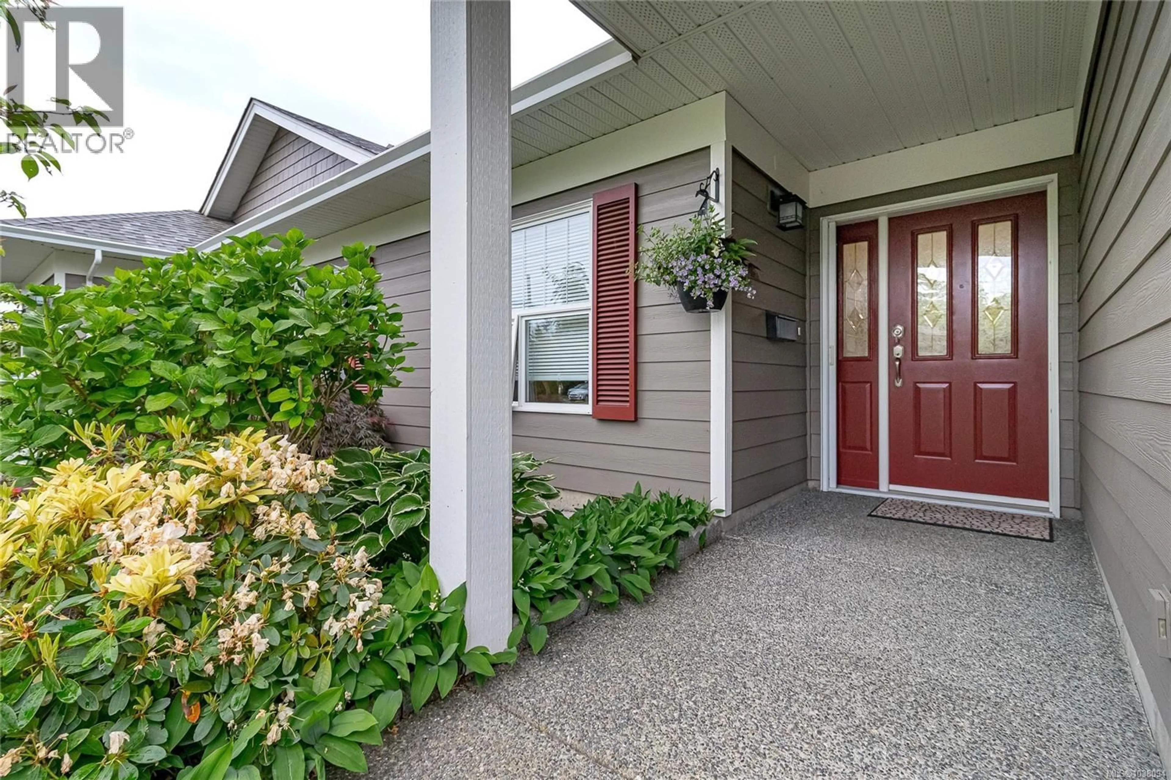 Indoor entryway for 17 - 7980 EAST SAANICH ROAD, Central Saanich British Columbia V8M2J5