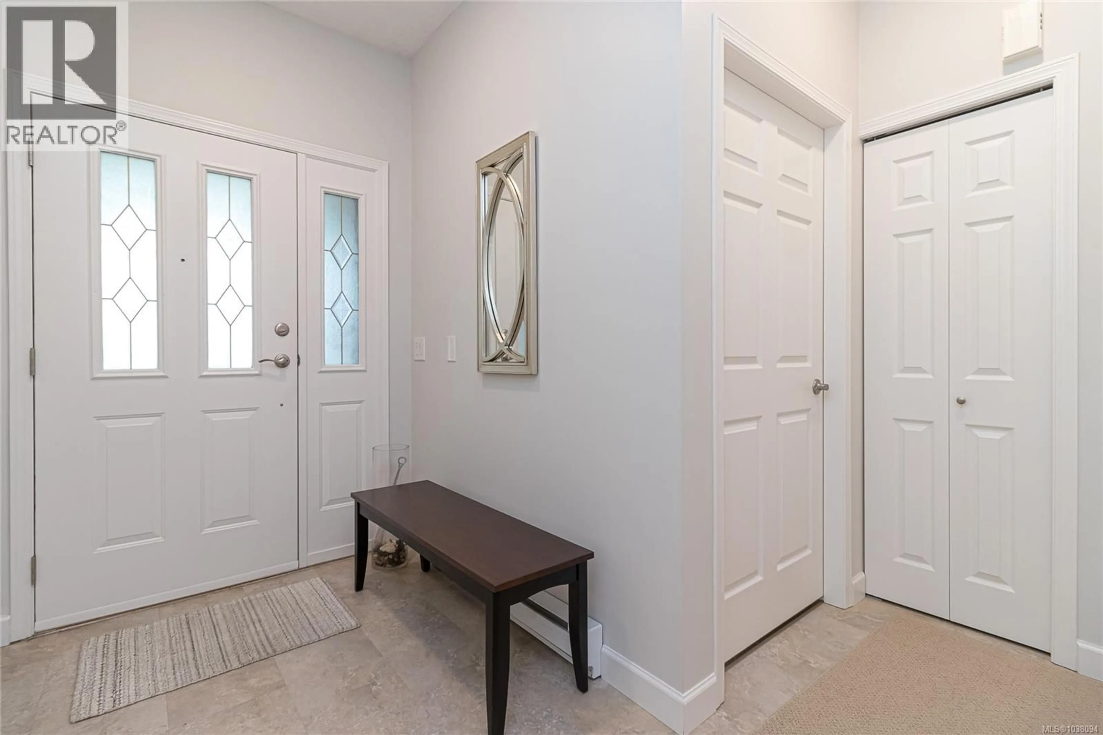 Indoor entryway for 17 - 7980 EAST SAANICH ROAD, Central Saanich British Columbia V8M2J5